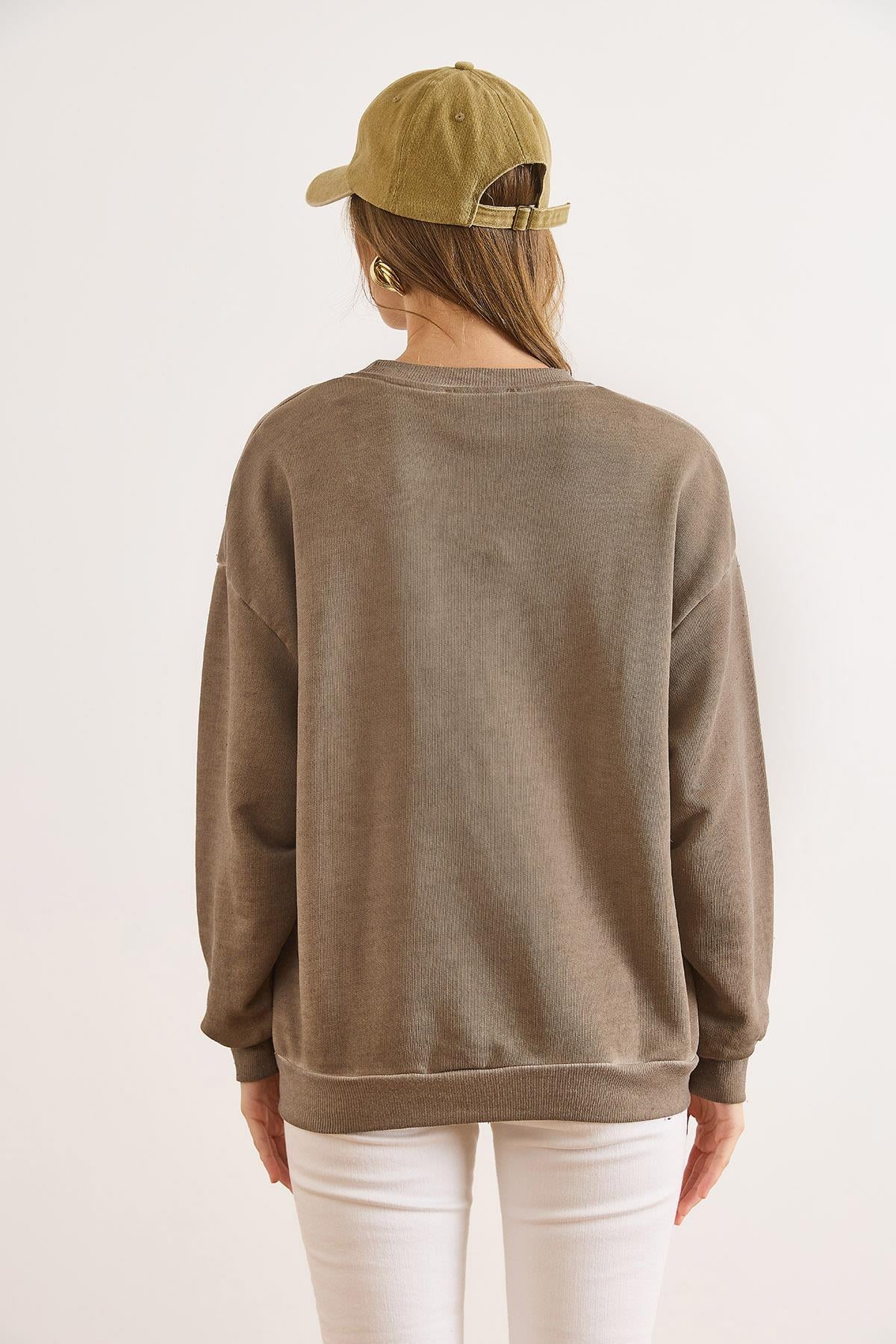 Bisiklet Yaka  Şardonsuz Yıkamalı Basic Sweatshirt Vizon