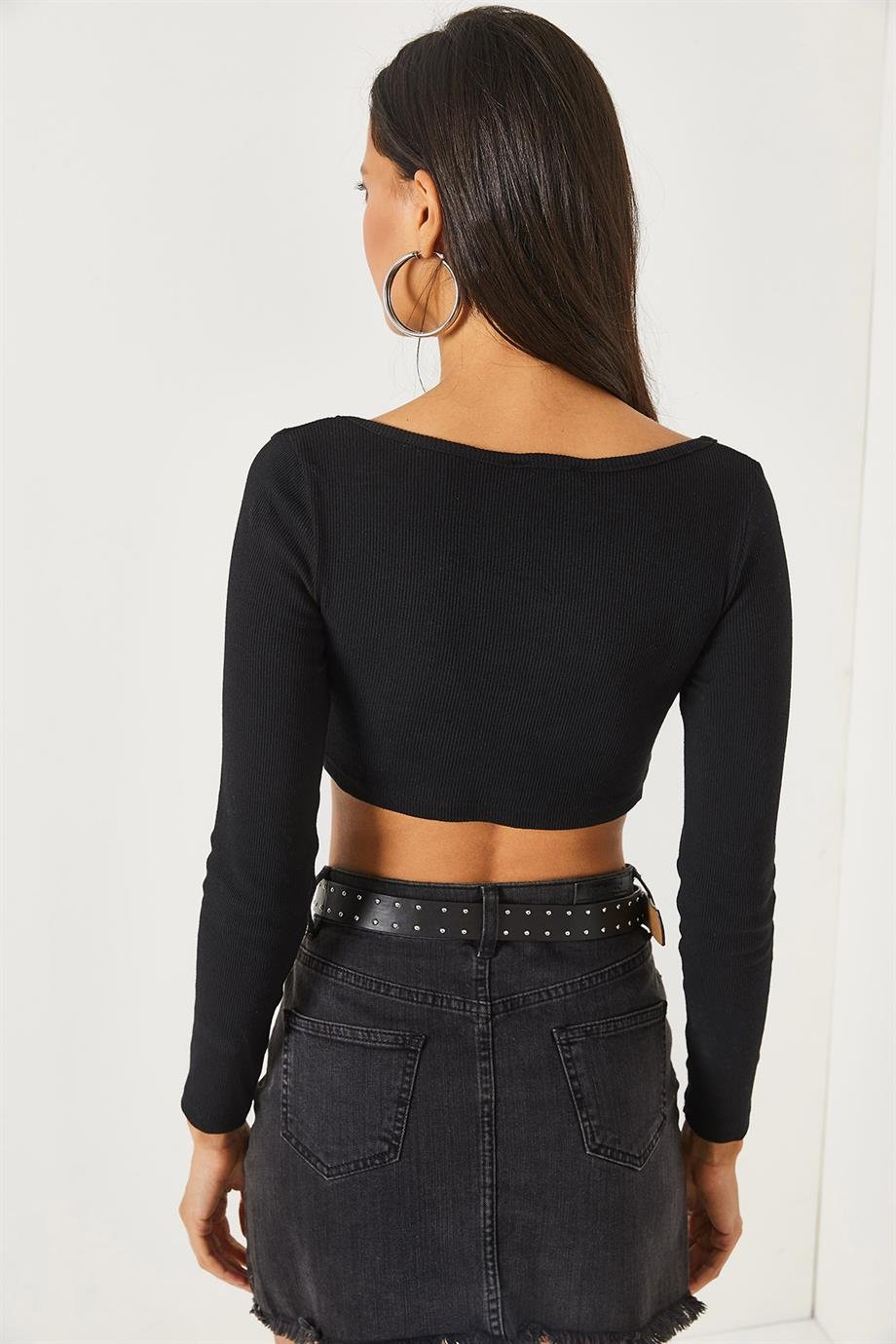 Biye Detaylı Crop Likralı Bluz Siyah