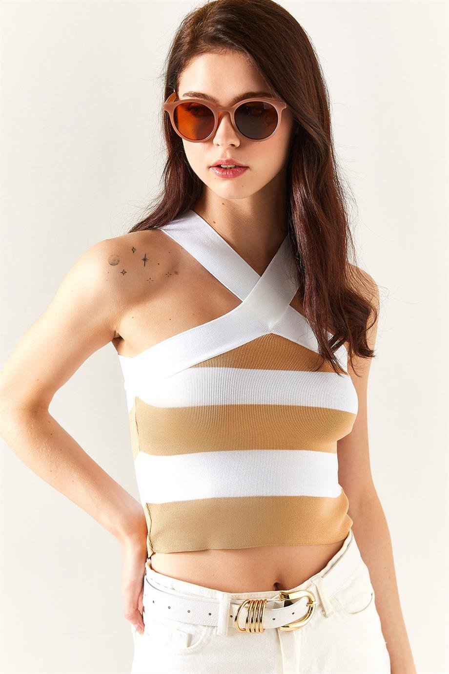 Çapraz Detaylı Çizgili Crop Bluz Bal Köpüğü