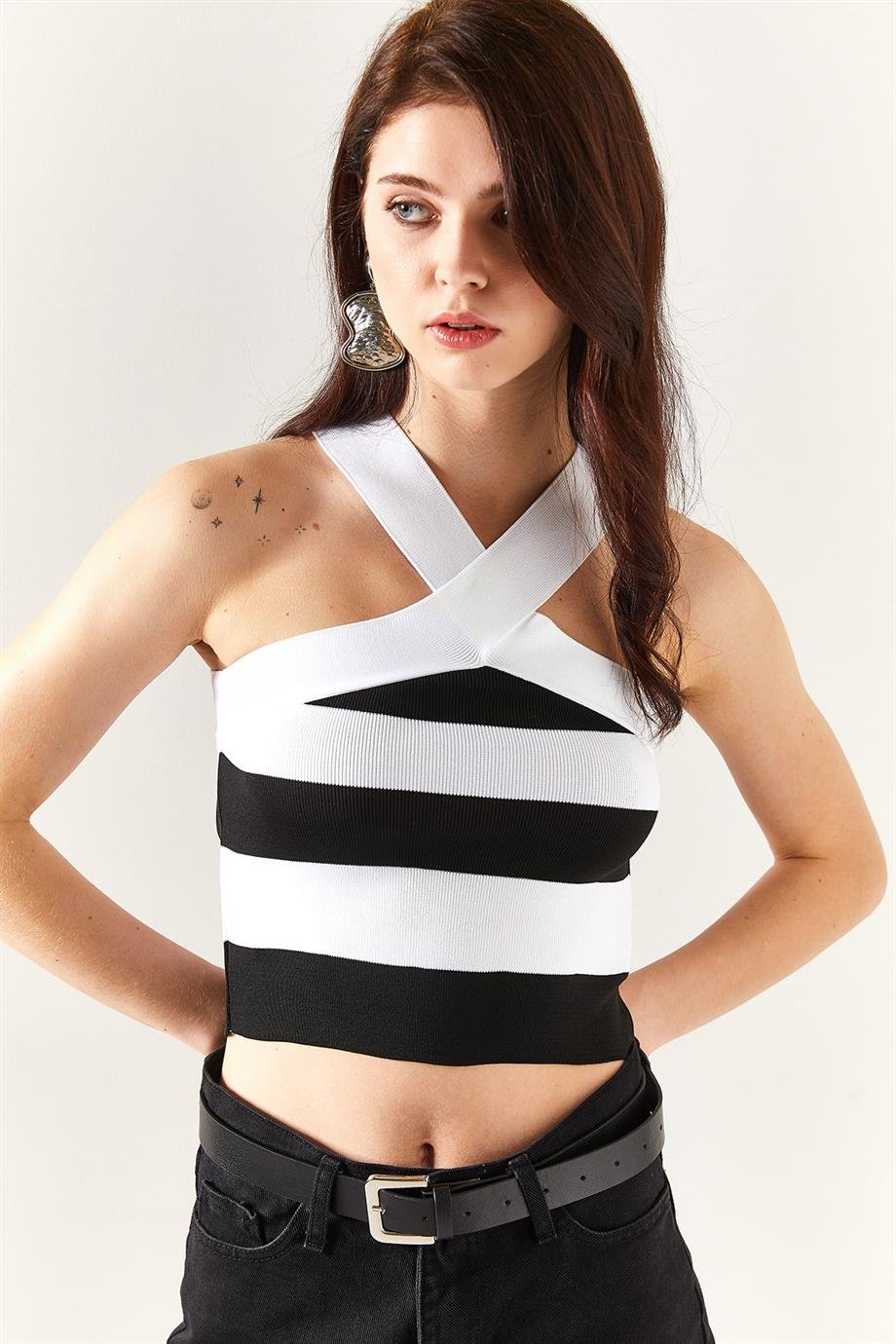 Çapraz Detaylı Çizgili Crop Bluz Beyaz