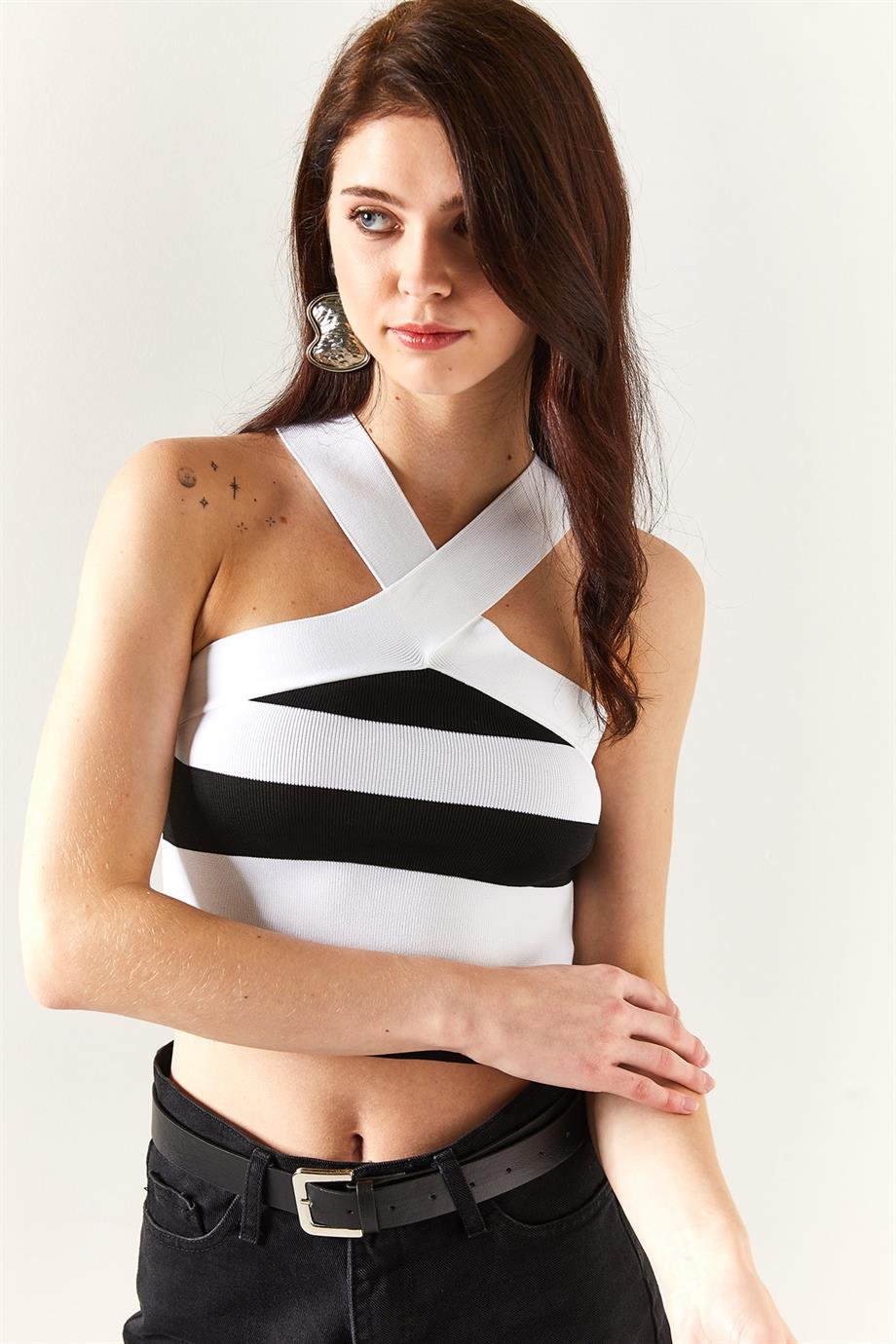 Çapraz Detaylı Çizgili Crop Bluz Beyaz