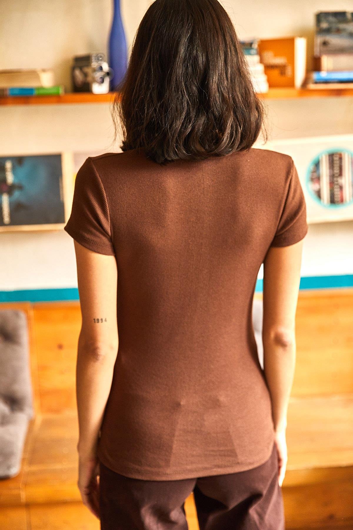 Çıtçıtlı Kaşkorse Bluz Acı Kahve