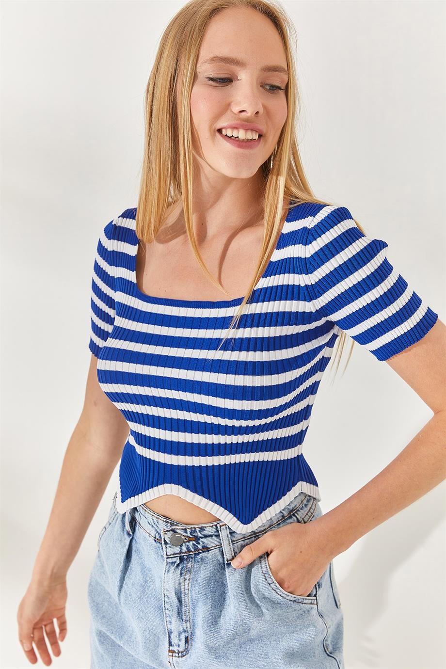 Çizgili Asimetrik Crop Triko Bluz Saks Mavi