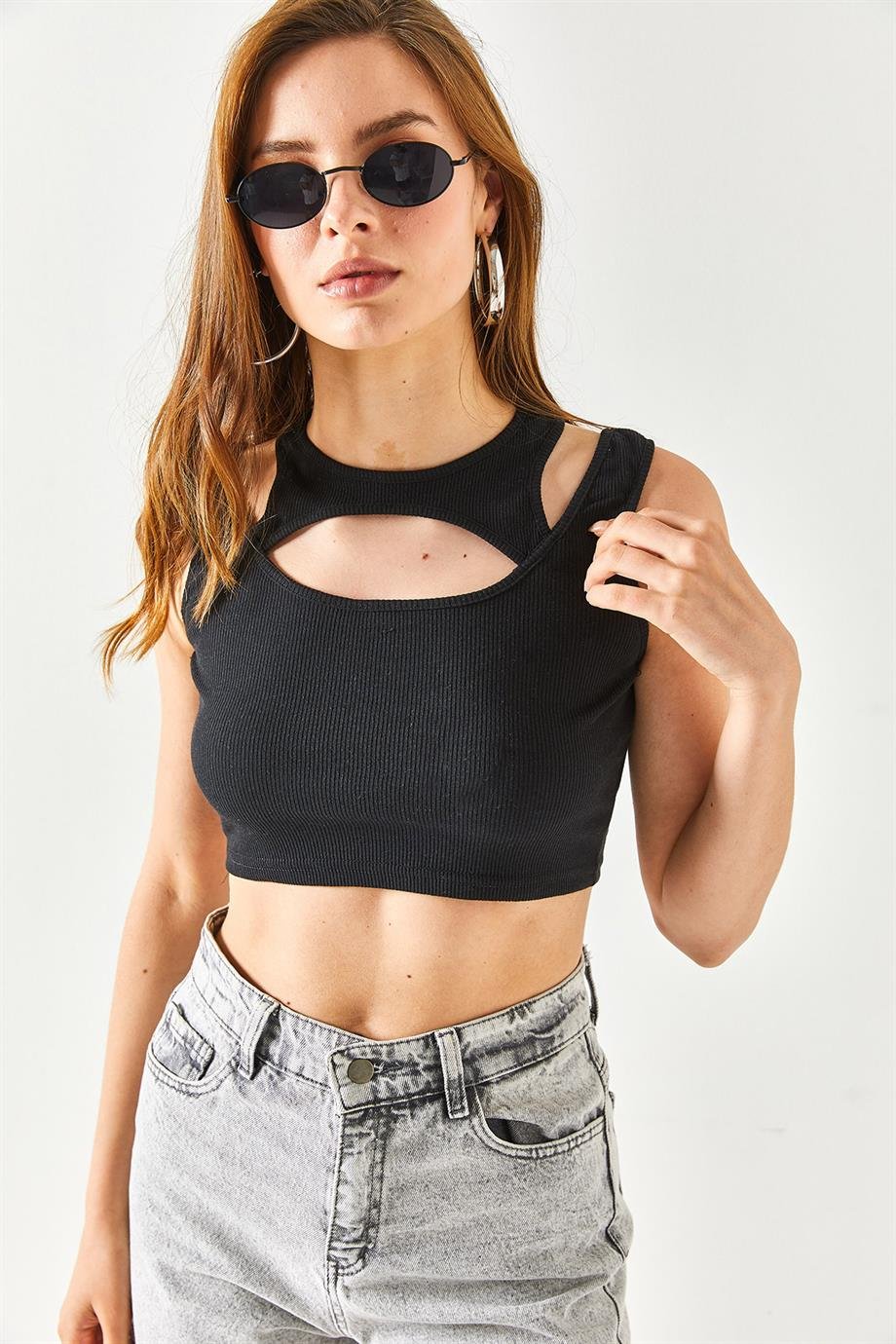 Cut Out Detaylı Fitilli Crop Bluz Siyah