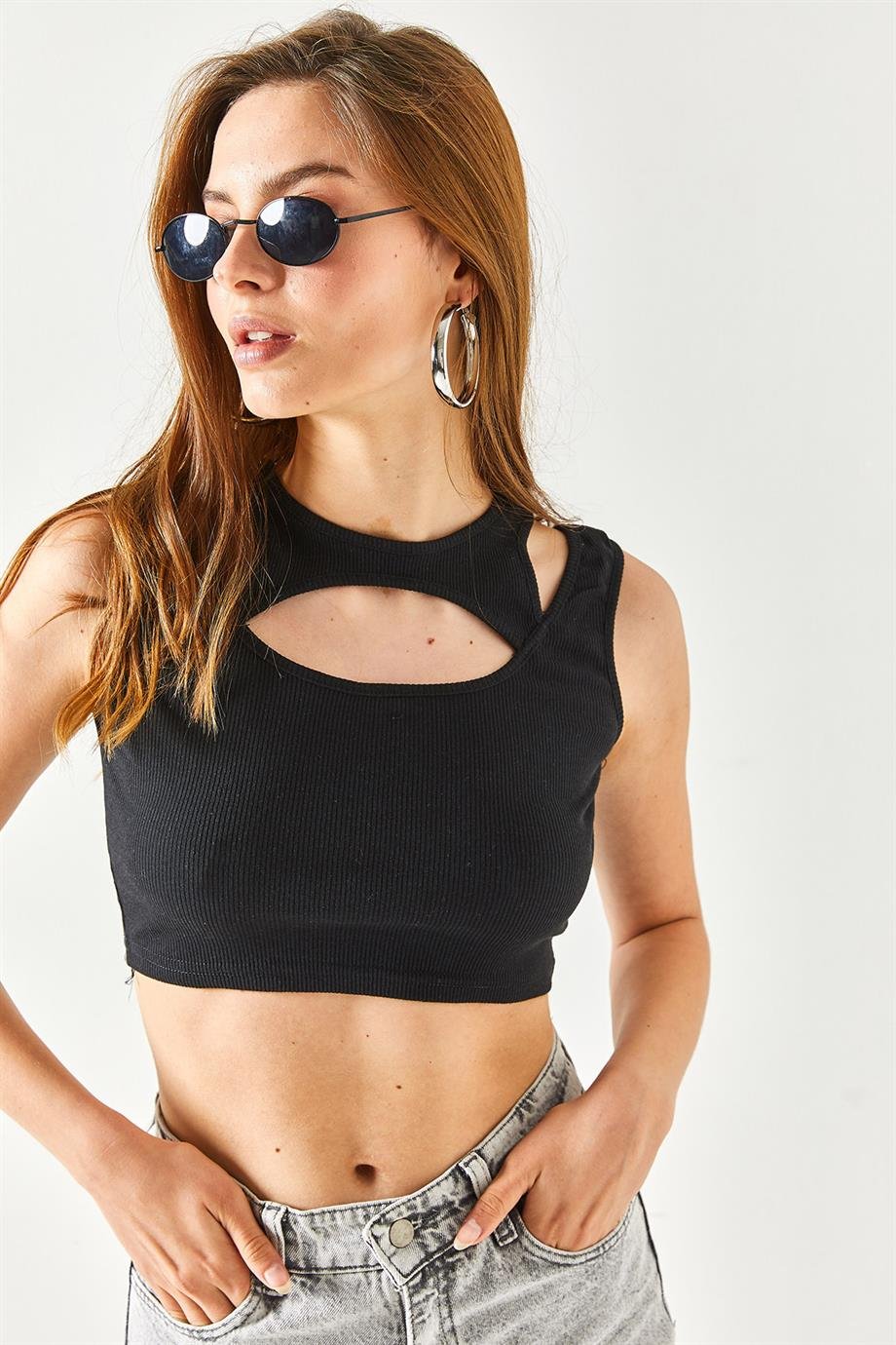 Cut Out Detaylı Fitilli Crop Bluz Siyah