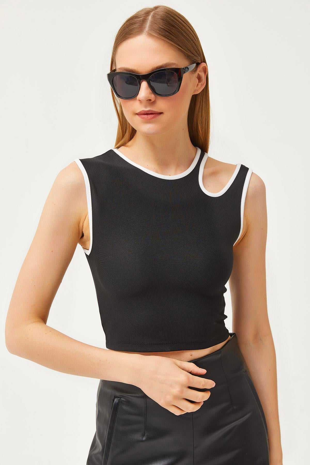 Cut Out Detaylı Ottoman Crop Bluz Siyah