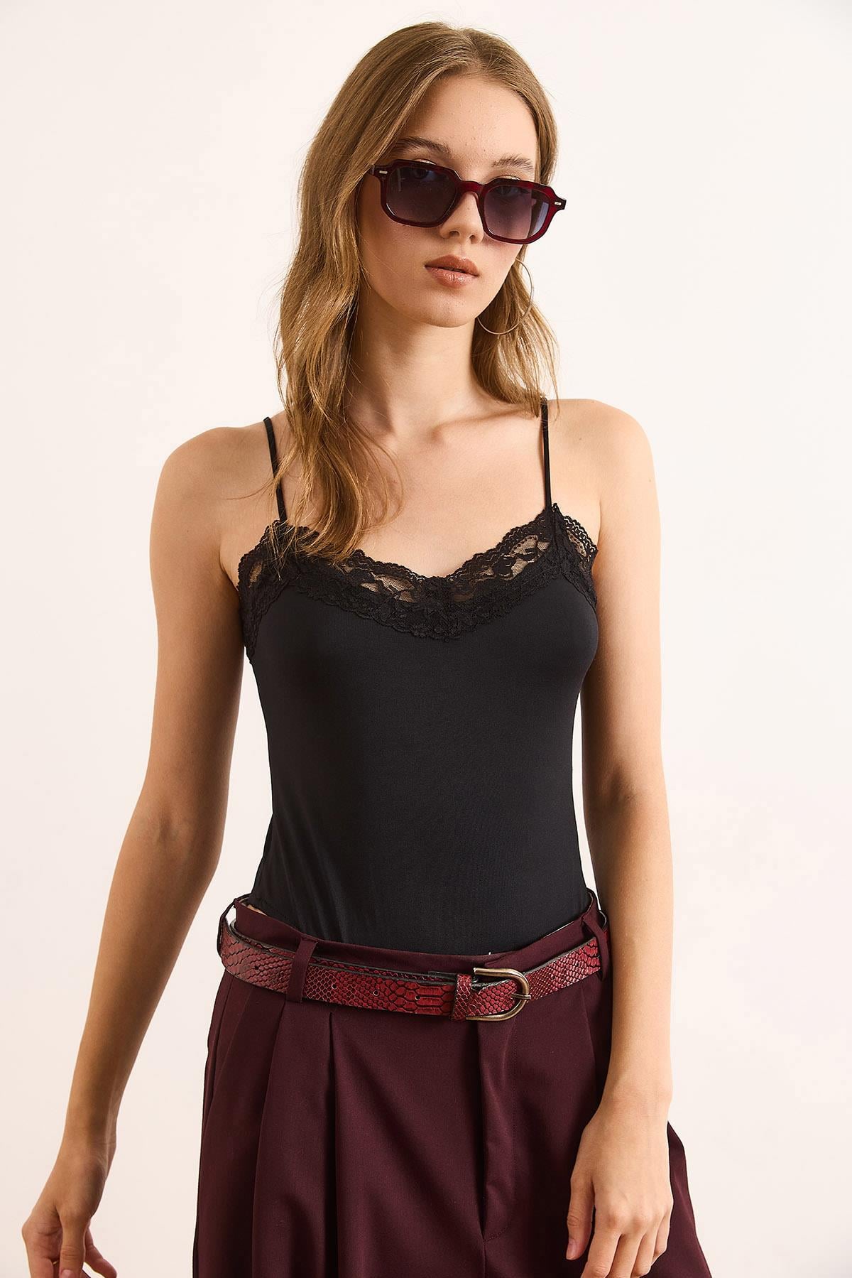 Dantel Detaylı Altı Çıtçıtlı Polyamid Bodysuit Siyah