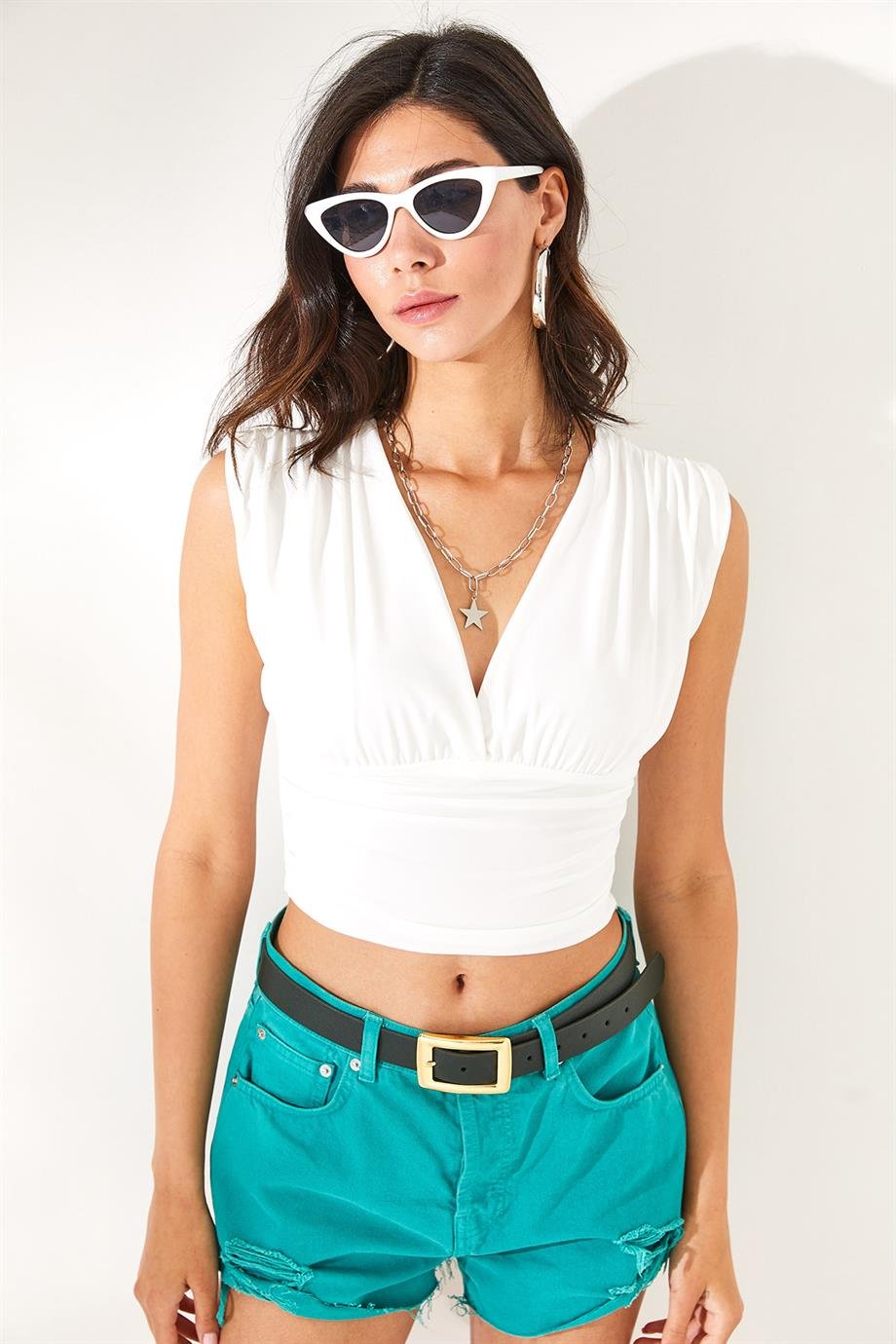 Derin Dekolteli Beli Bantlı Crop Bluz Kolsuz Beyaz