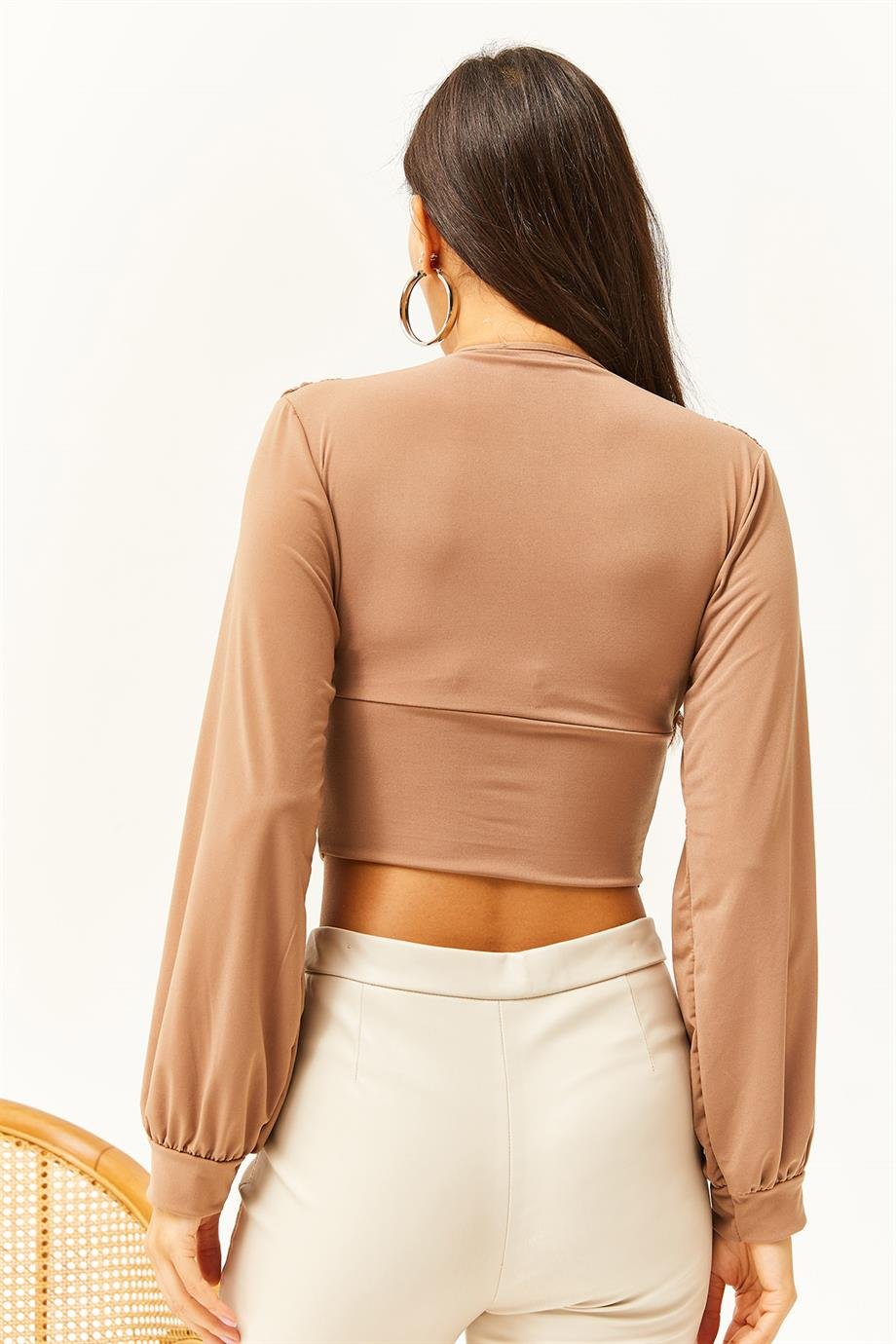 Derin Dekolteli Beli Bantlı Crop Bluz Bisküvi