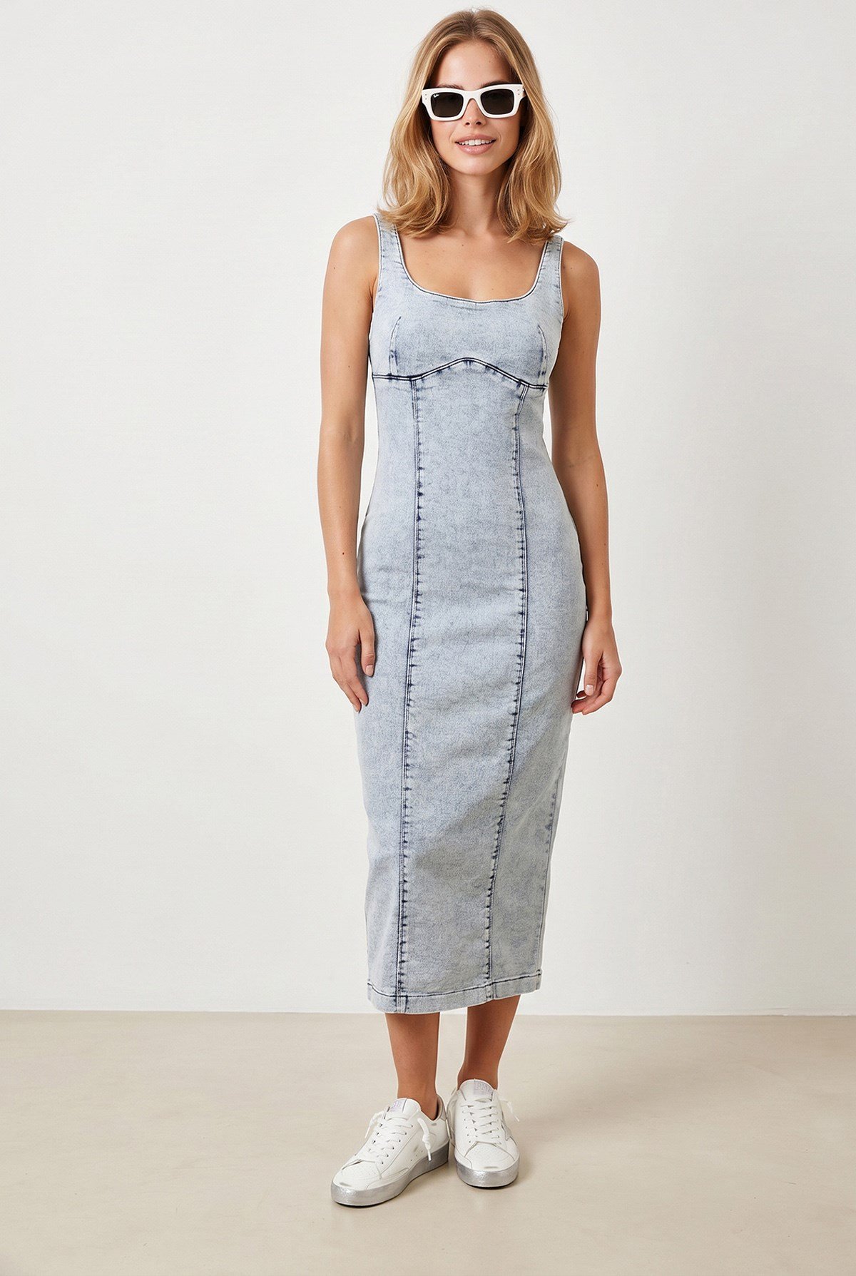 Dikiş Detaylı Yırtmaçlı Likralı Midi Denim Elbise Açık Mavi