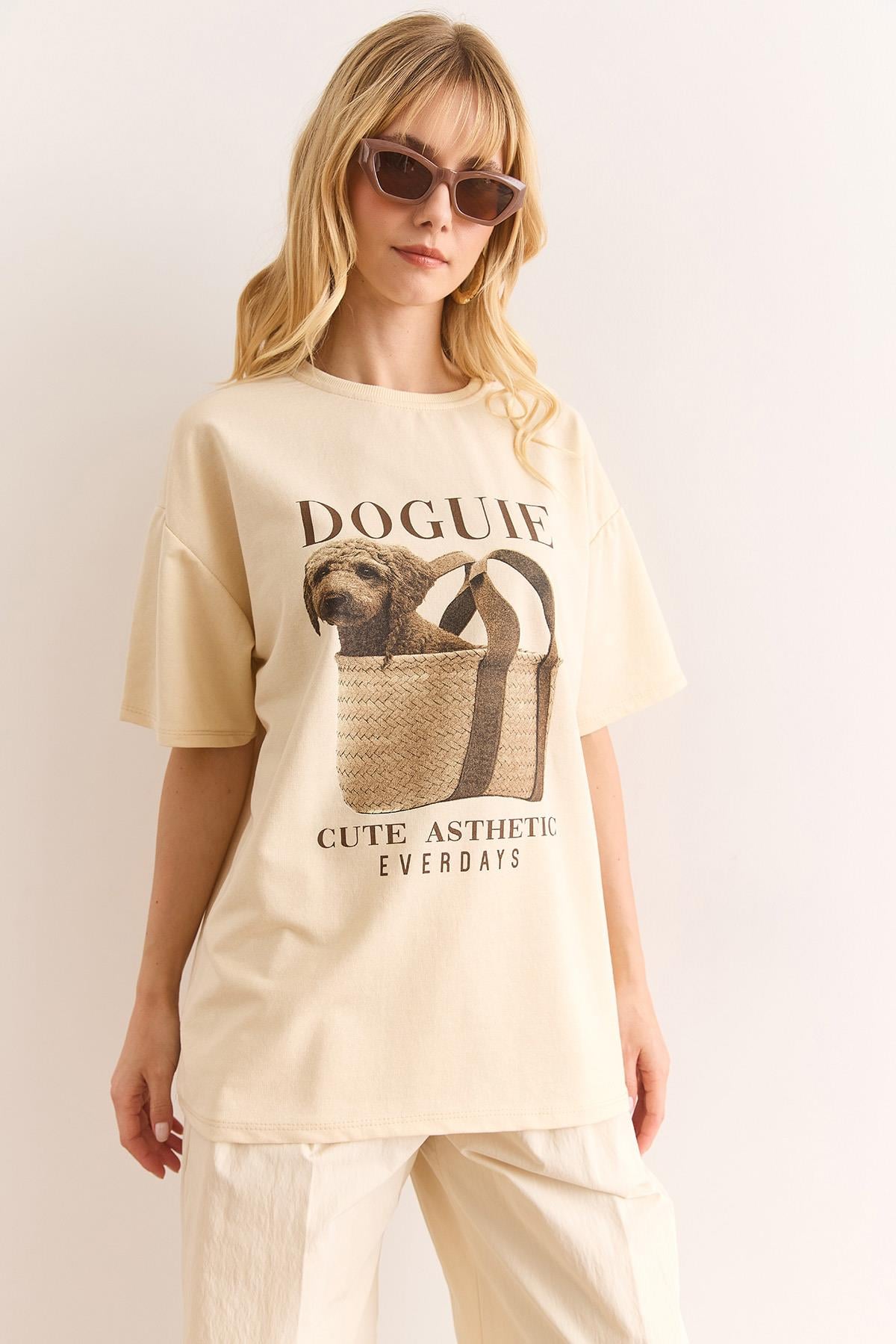 Doguie Baskılı 2 İp Relaxed Fit Tişört Bej