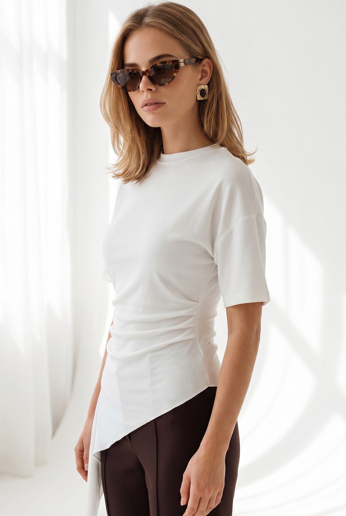 Drape Detaylı Asimetrik Bluz Beyaz