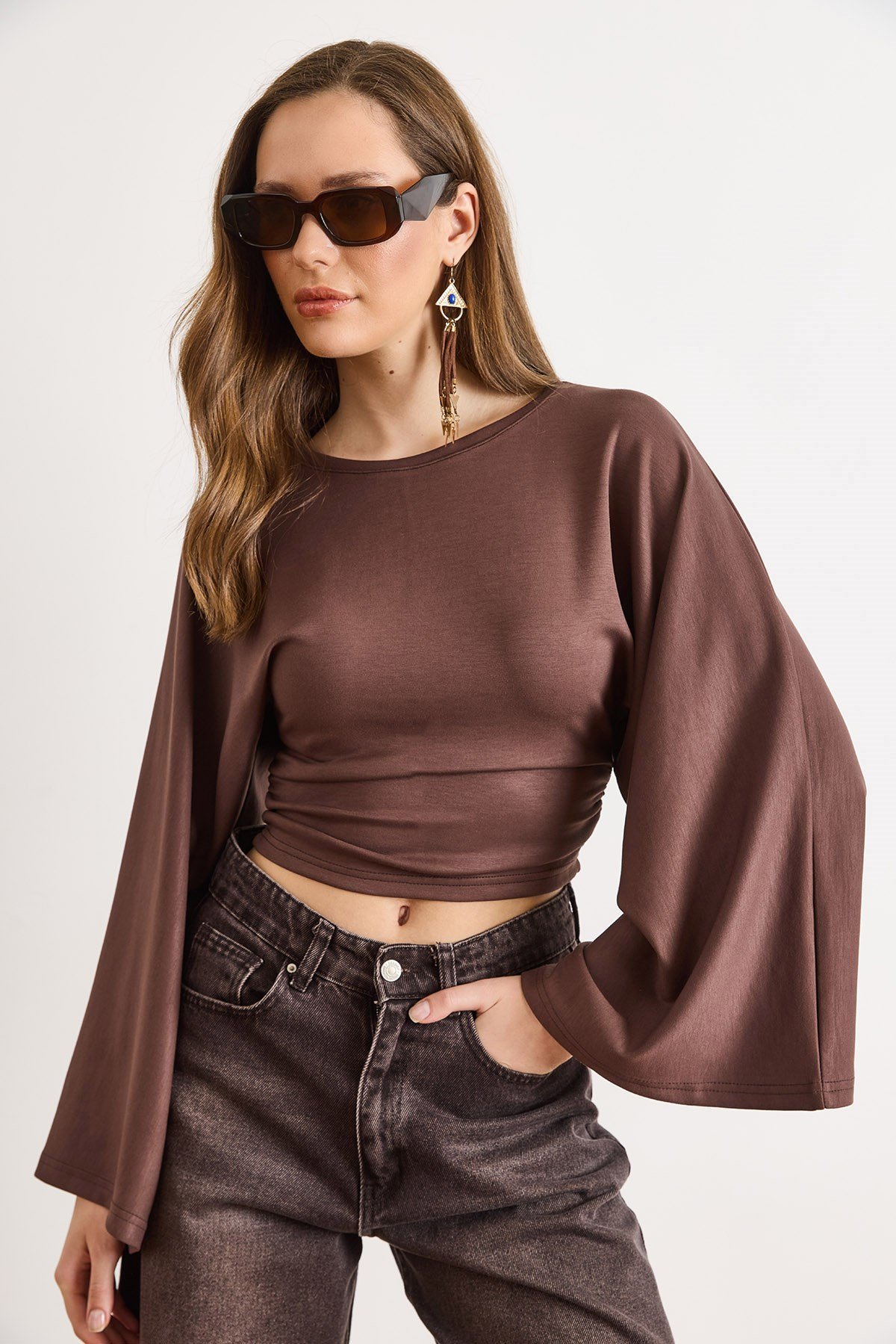 Drape Detaylı Geniş Kol Detaylı Bluz Kahverengi