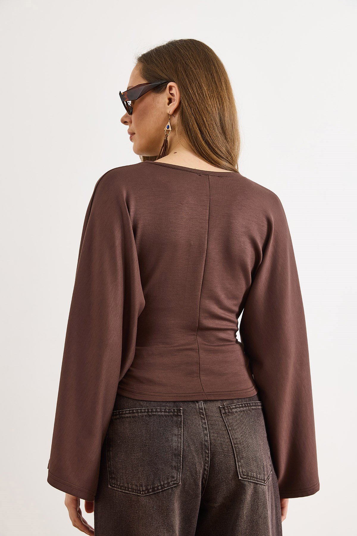 Drape Detaylı Geniş Kol Detaylı Bluz Kahverengi