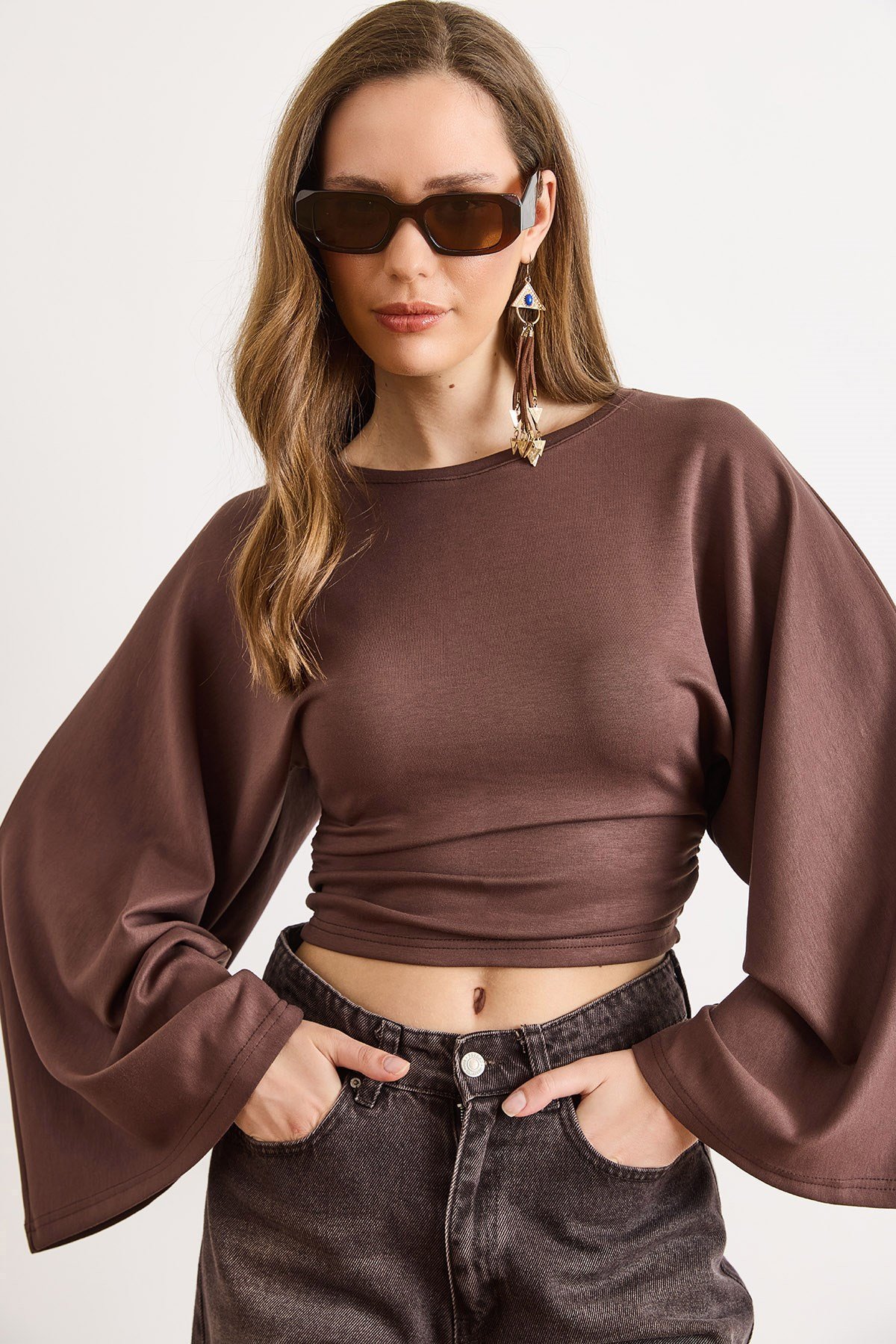Drape Detaylı Geniş Kol Detaylı Bluz Kahverengi
