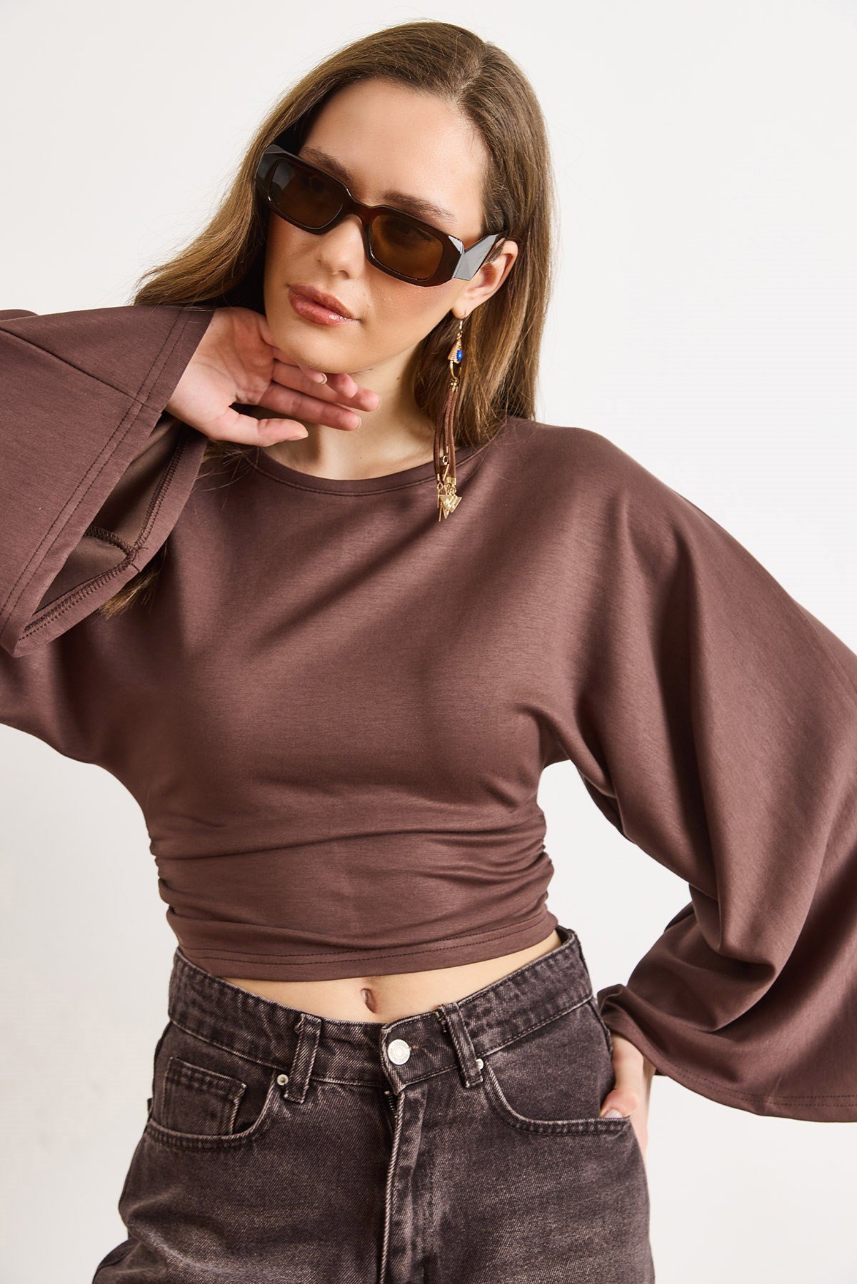 Drape Detaylı Geniş Kol Detaylı Bluz Kahverengi