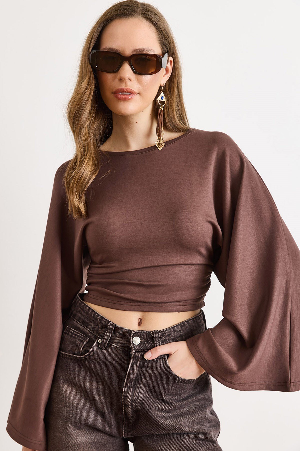 Drape Detaylı Geniş Kol Detaylı Bluz Kahverengi