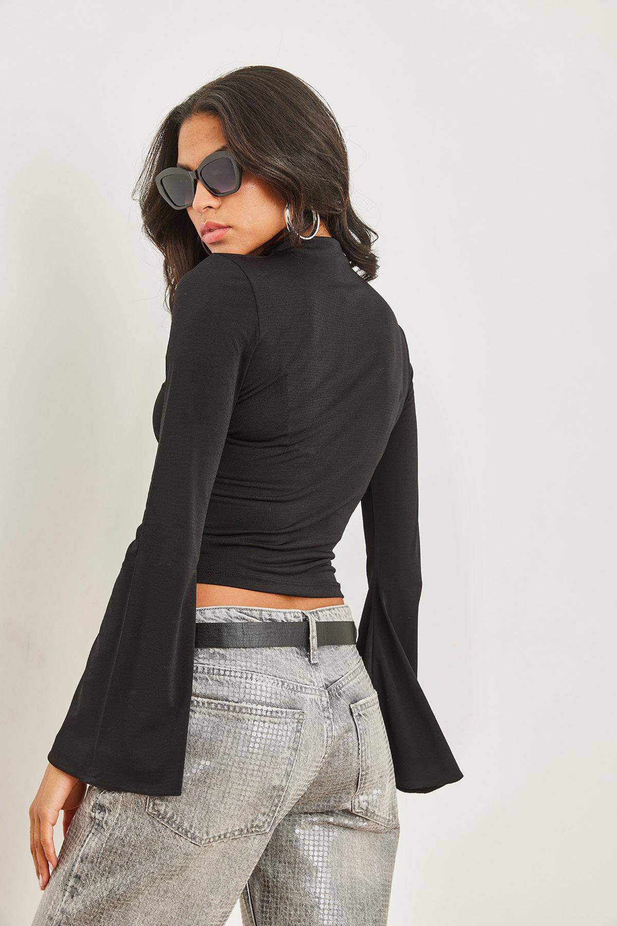 Drape Detaylı İspanyol Kol Crop Bluz Siyah