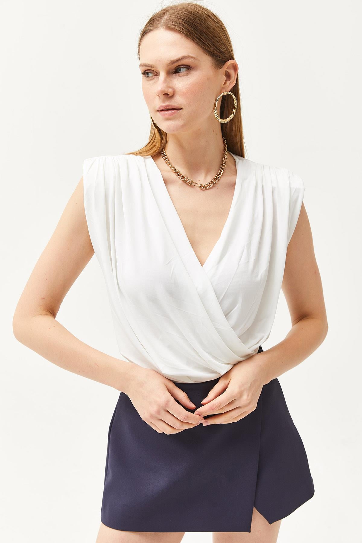 Drape Detaylı Kruvaze Yaka Altı Çıtçıtlı Bodysuit Beyaz