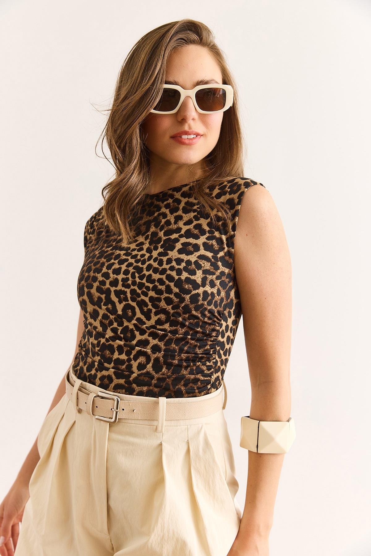 Drape Detaylı Önü Çift Kat Altı Çıtçıtlı Bodysuit Leopar Kahve