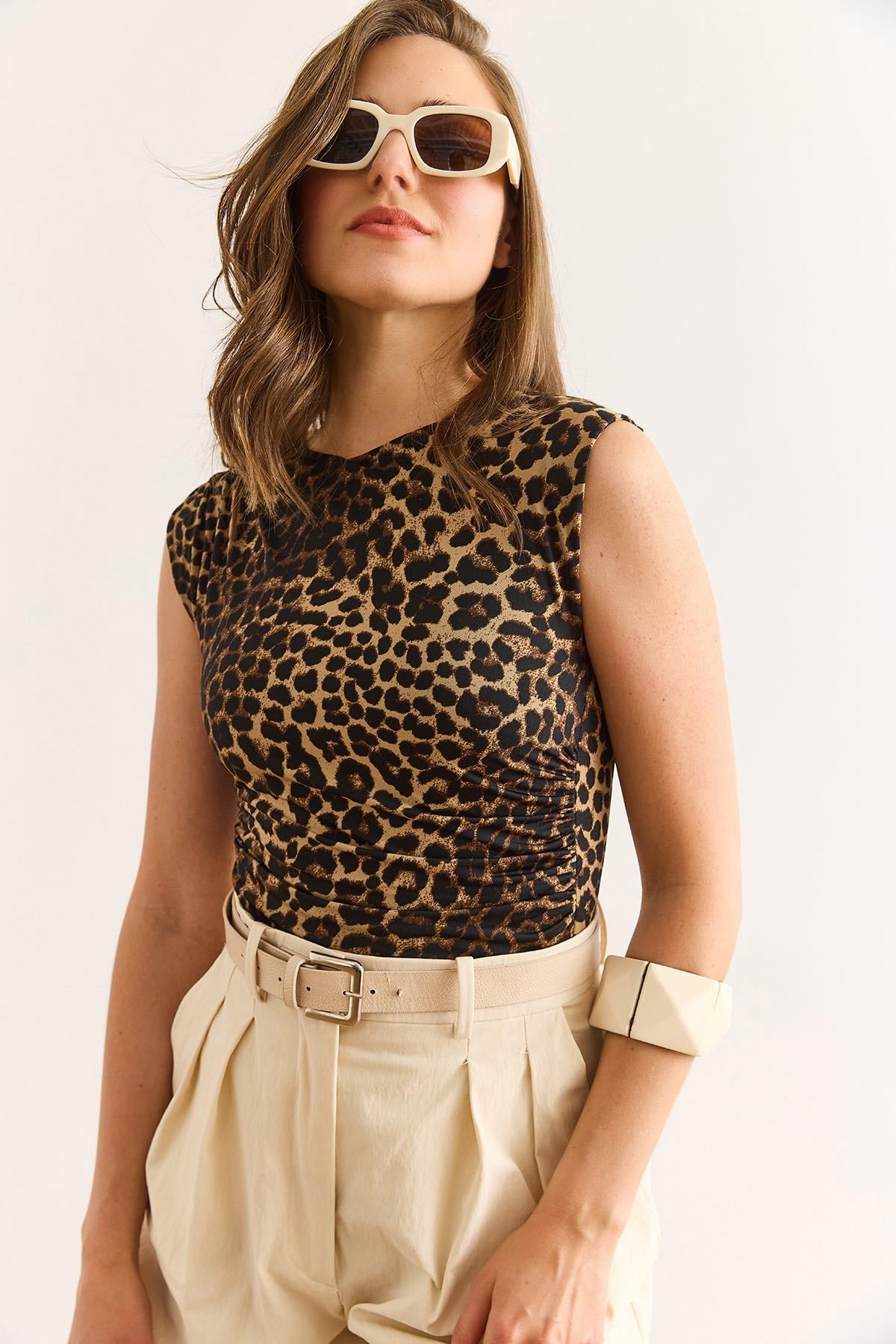 Drape Detaylı Önü Çift Kat Altı Çıtçıtlı Bodysuit Leopar Kahve
