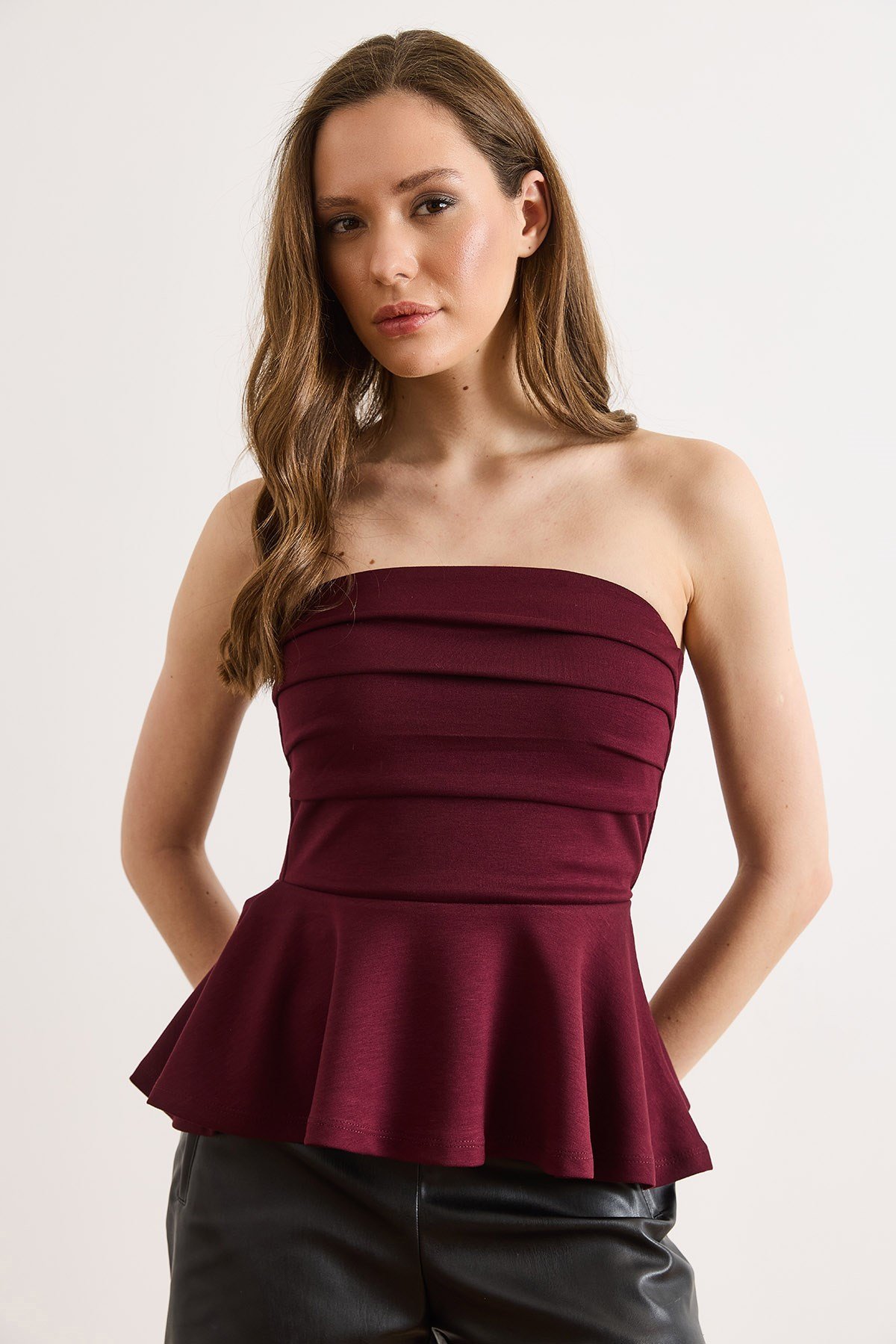 Drape Detaylı Straplez Bluz Bordo