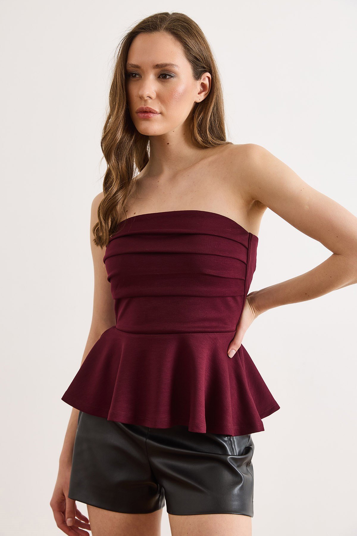 Drape Detaylı Straplez Bluz Bordo