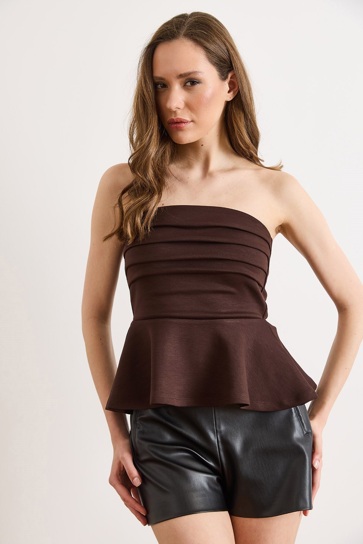 Drape Detaylı Straplez Bluz Kahverengi