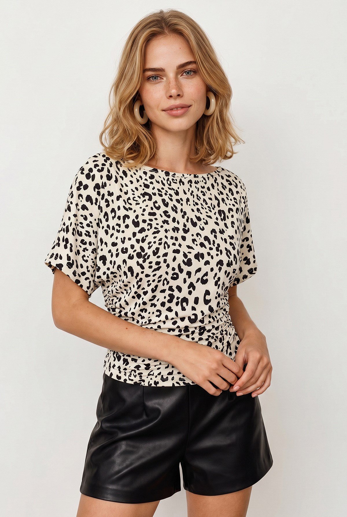 Drape Detaylı Yarasa Model Polyamid Bluz Beyaz Leopar