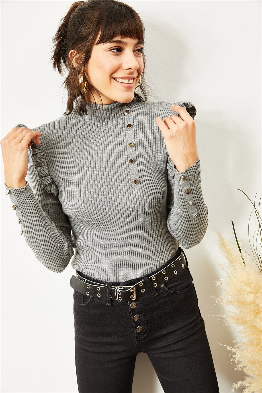 Fırfırlı Düğme Detaylı Bel Üstü Triko Kazak Gri
