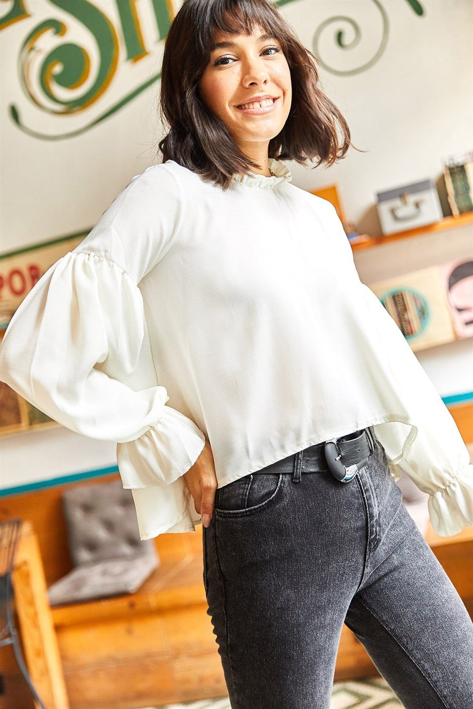Fırfırlı Yaka Oversize Dokuma Bluz Beyaz