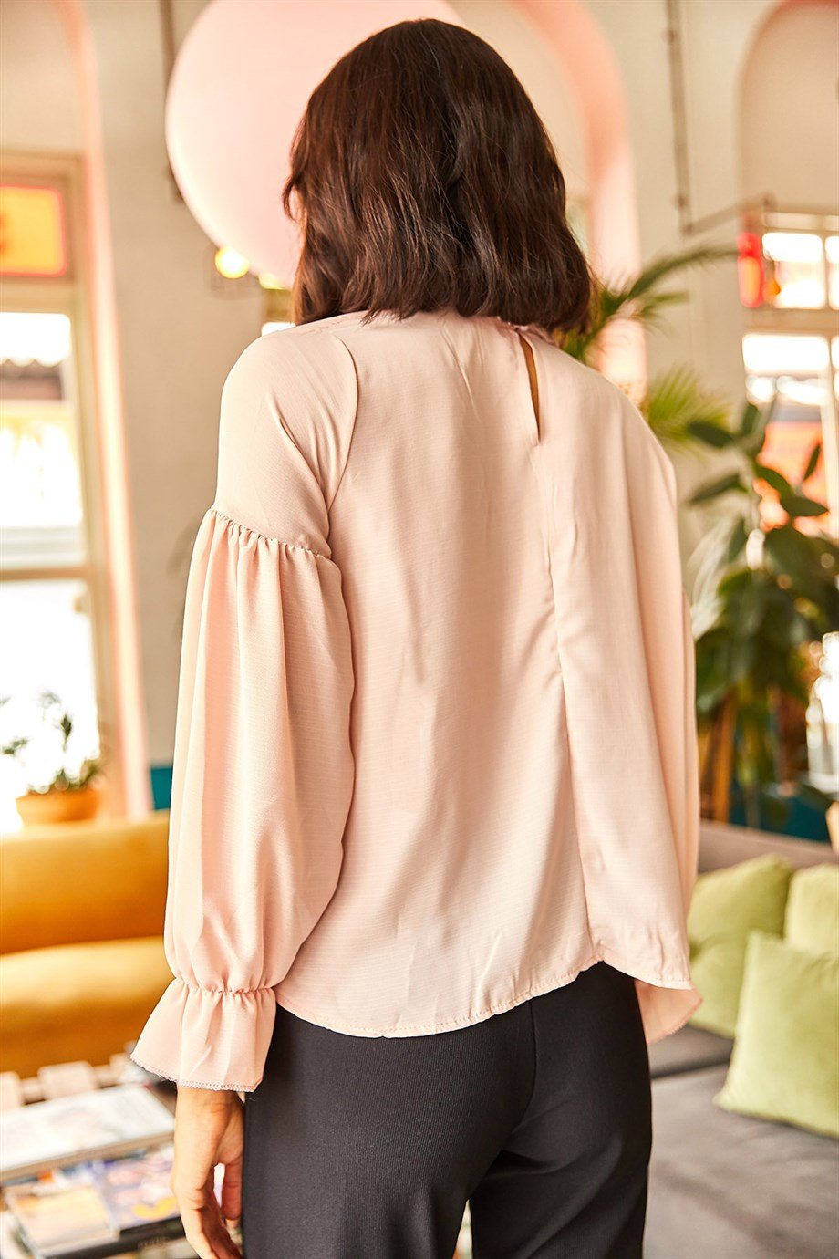 Fırfırlı Yaka Oversize Dokuma Bluz Pudra