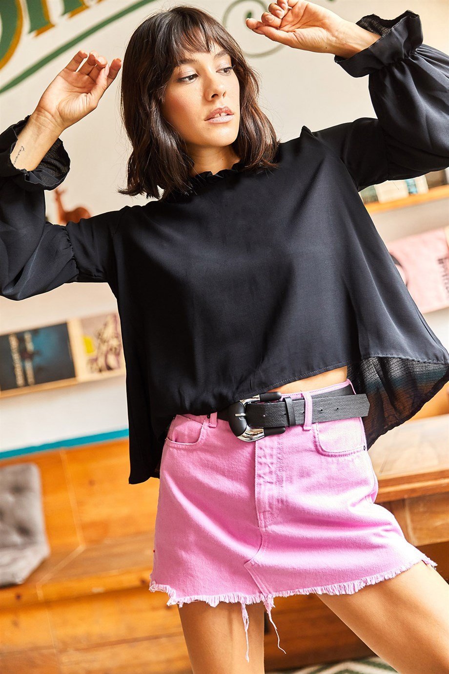 Fırfırlı Yaka Oversize Dokuma Bluz Siyah