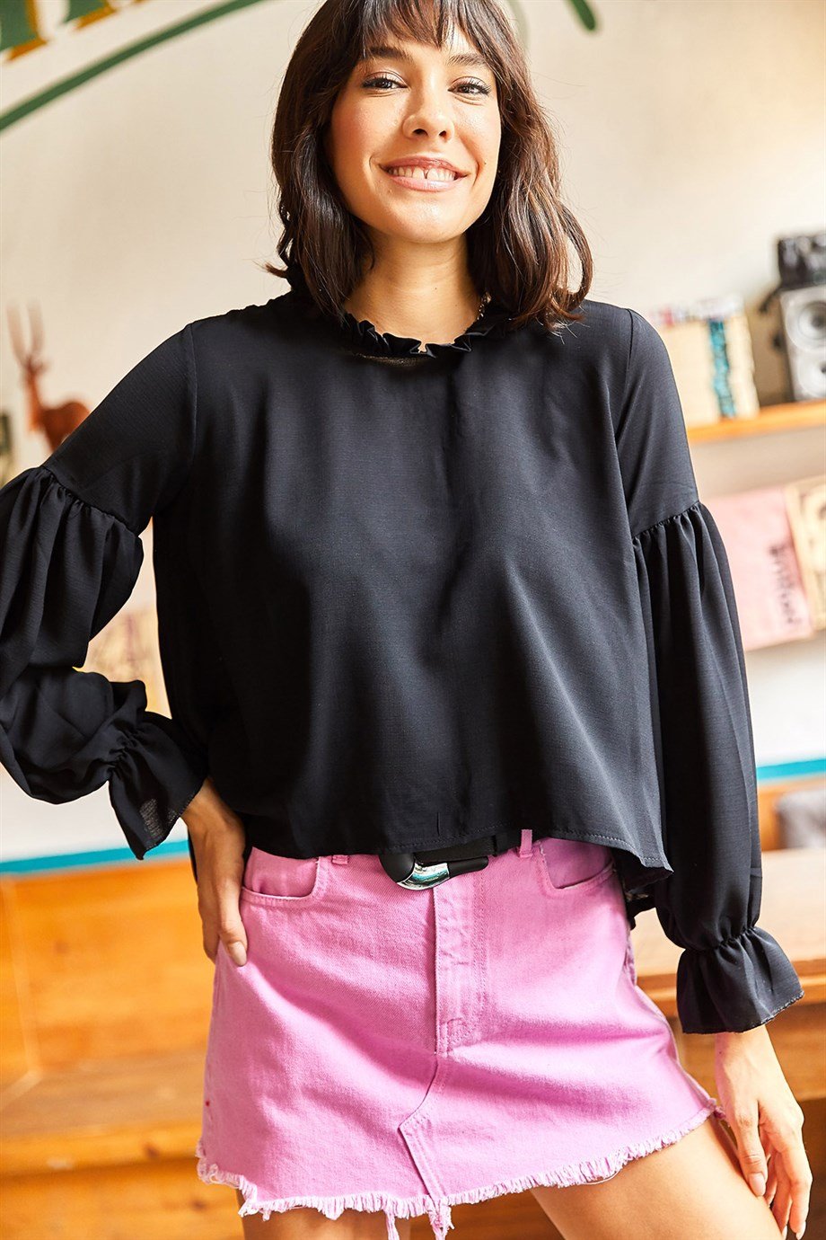 Fırfırlı Yaka Oversize Dokuma Bluz Siyah
