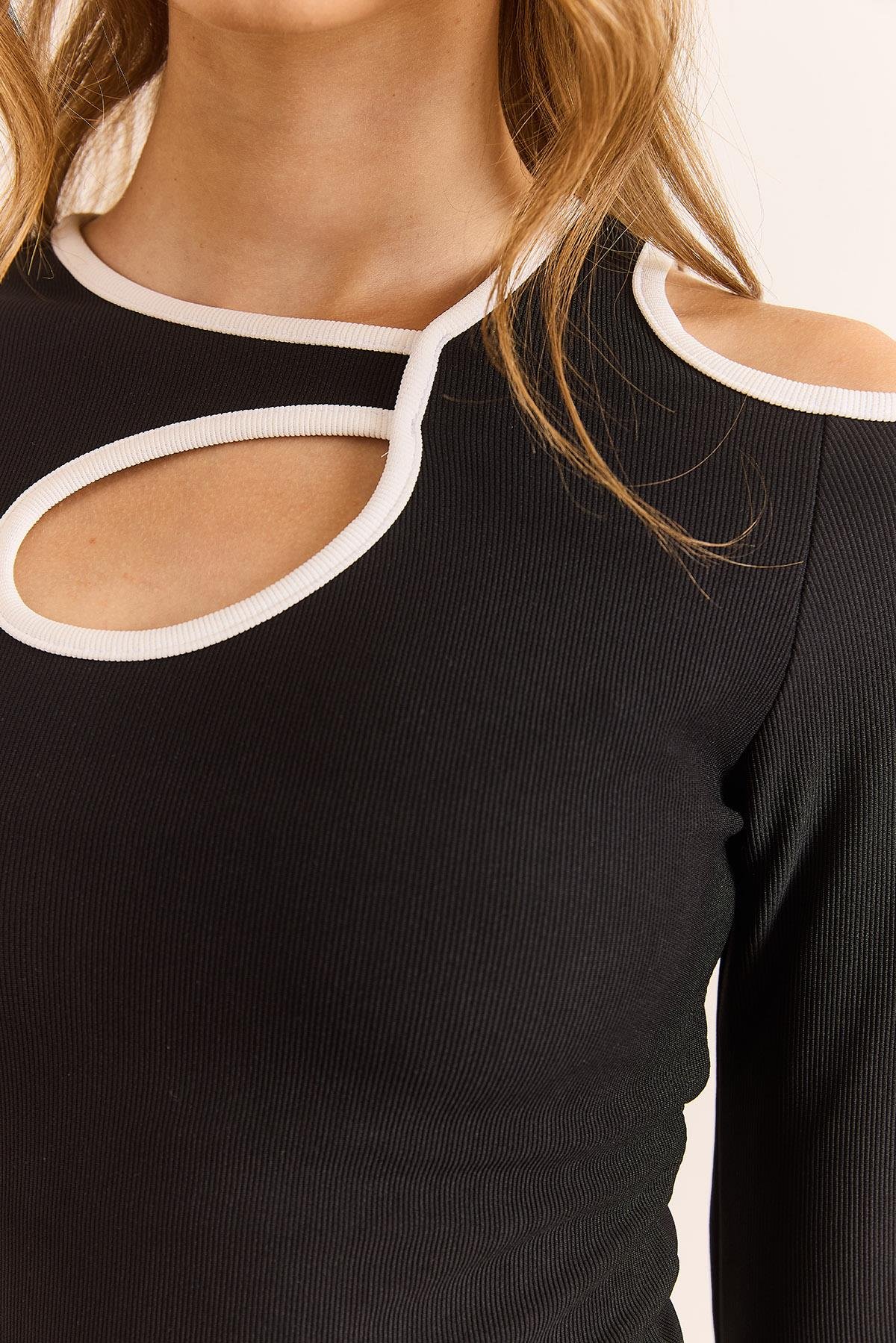 Fitilli Cut Out Detaylı Crop Bluz Siyah