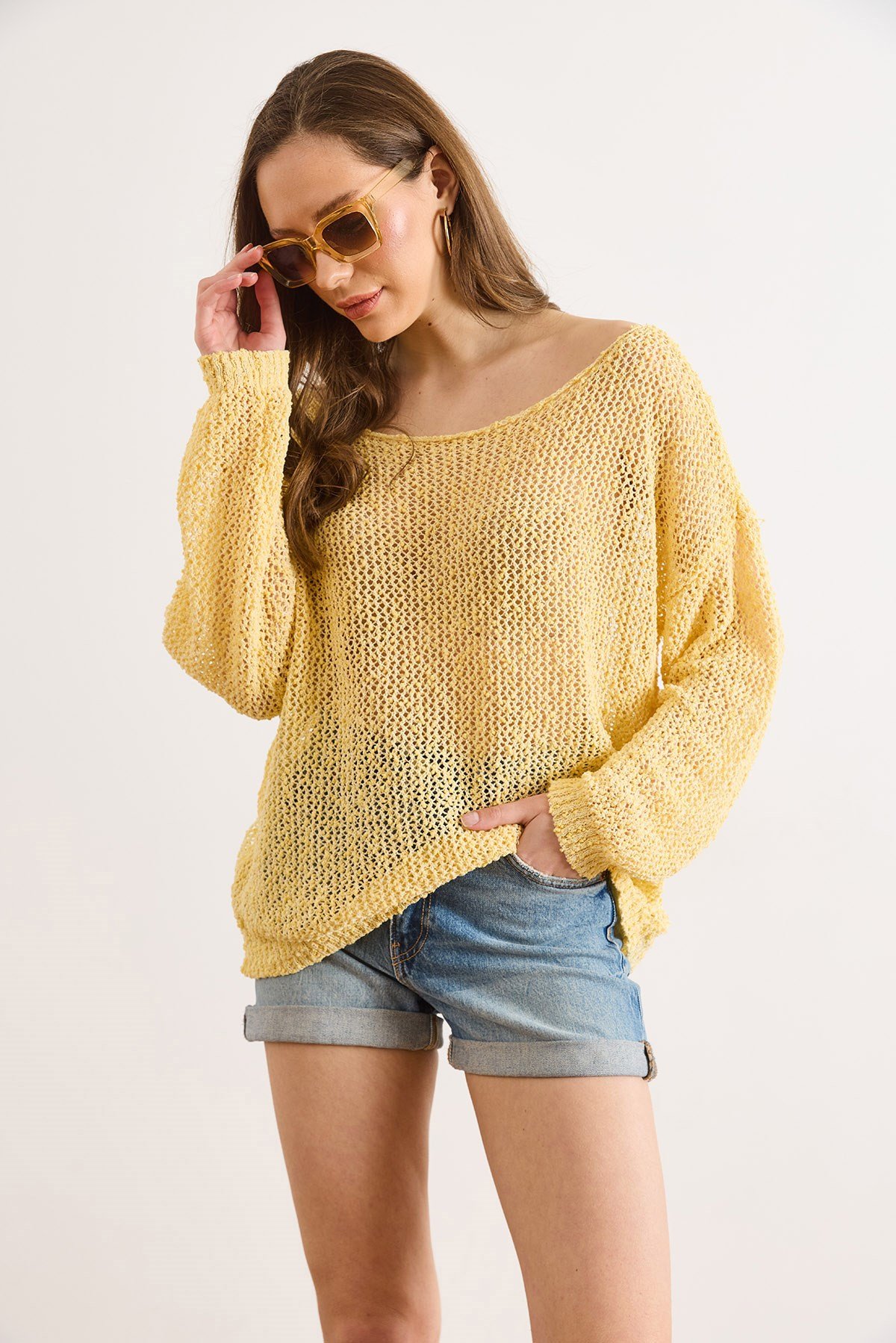 Geniş Yaka Ajurlu Loose Fit Triko Bluz Sarı