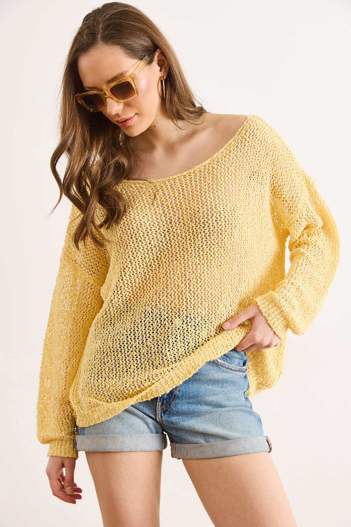 Geniş Yaka Ajurlu Loose Fit Triko Bluz Sarı