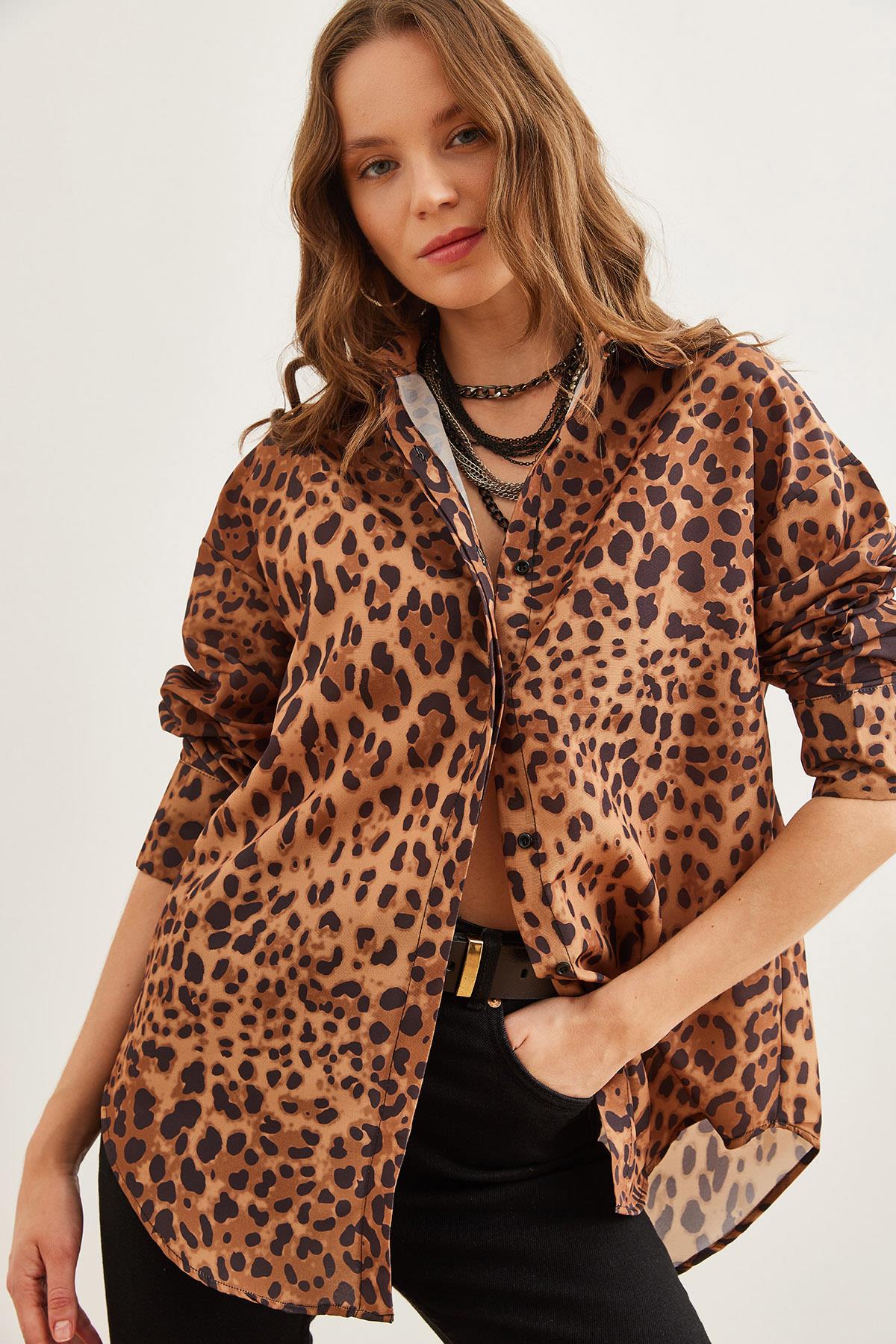 Gizli Patlı Poplin Gömlek Camel Leopar