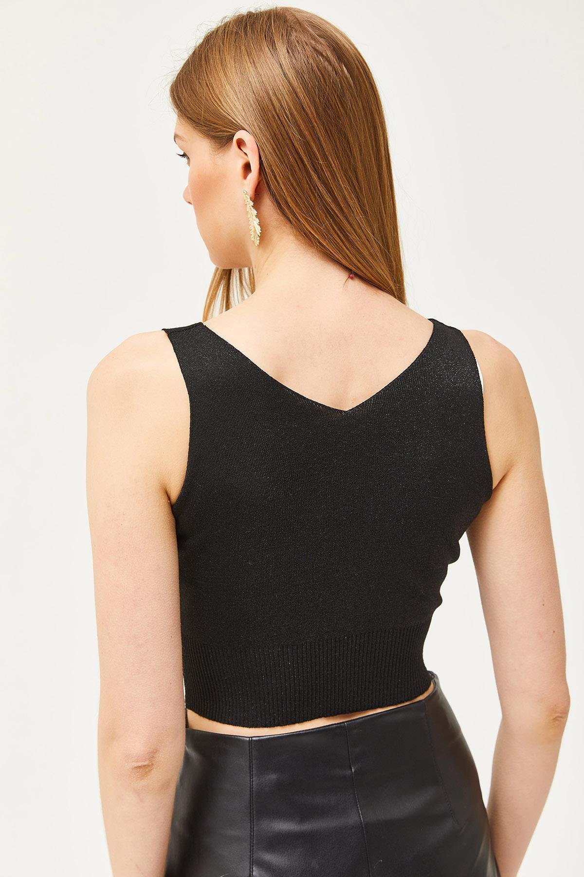 Gül Detaylı Kruvaze Crop Simli Triko Bluz Siyah