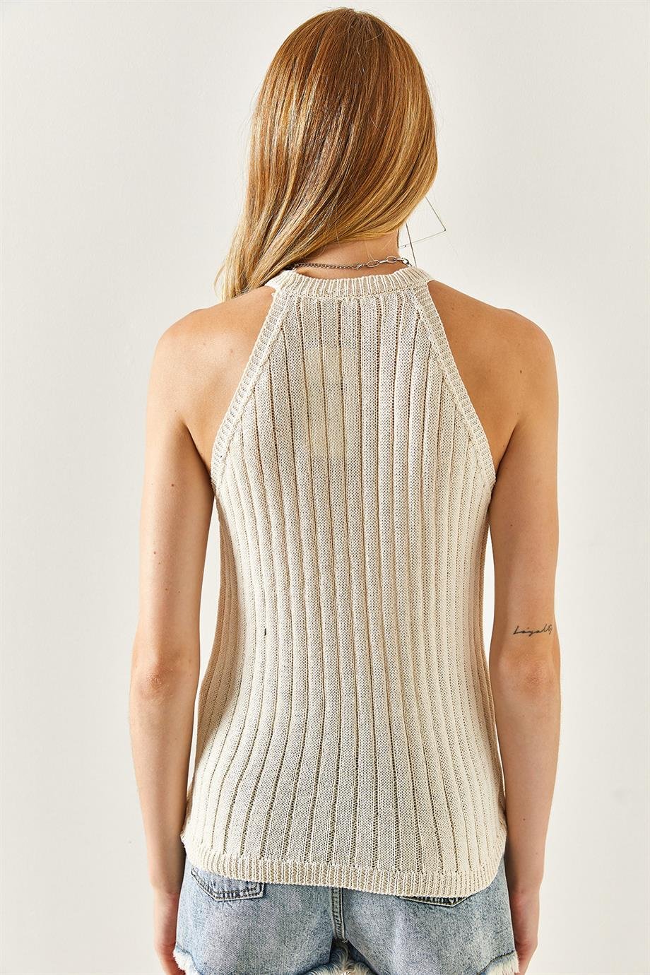Halter Yaka Lazer Detaylı Triko Bluz Ekru