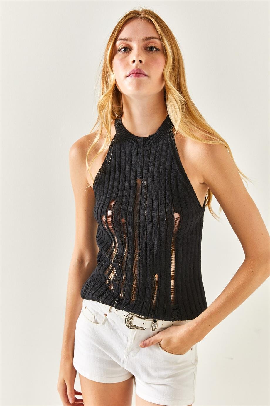 Halter Yaka Lazer Detaylı Triko Bluz Siyah