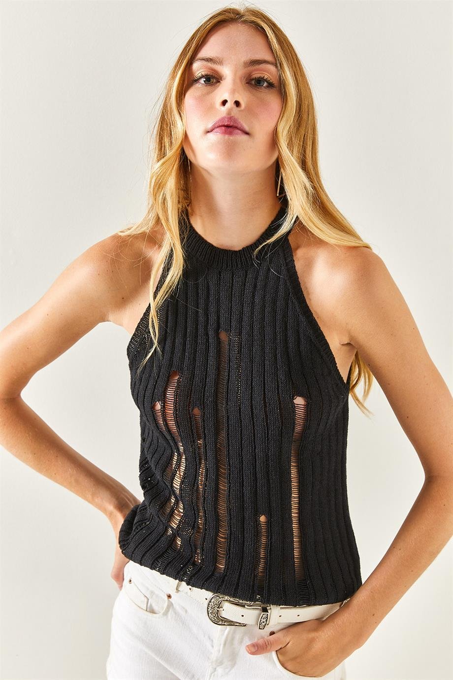 Halter Yaka Lazer Detaylı Triko Bluz Siyah