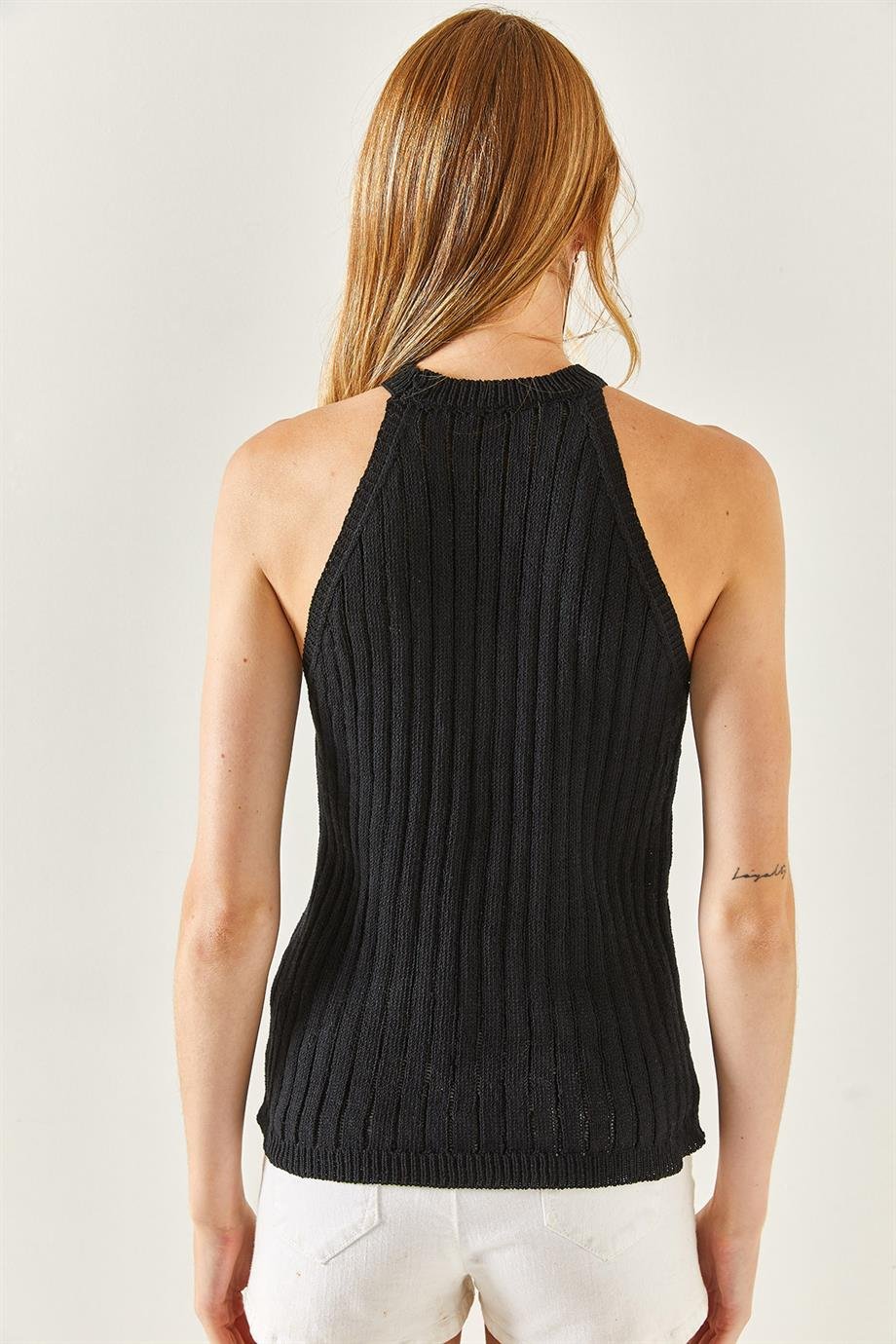 Halter Yaka Lazer Detaylı Triko Bluz Siyah