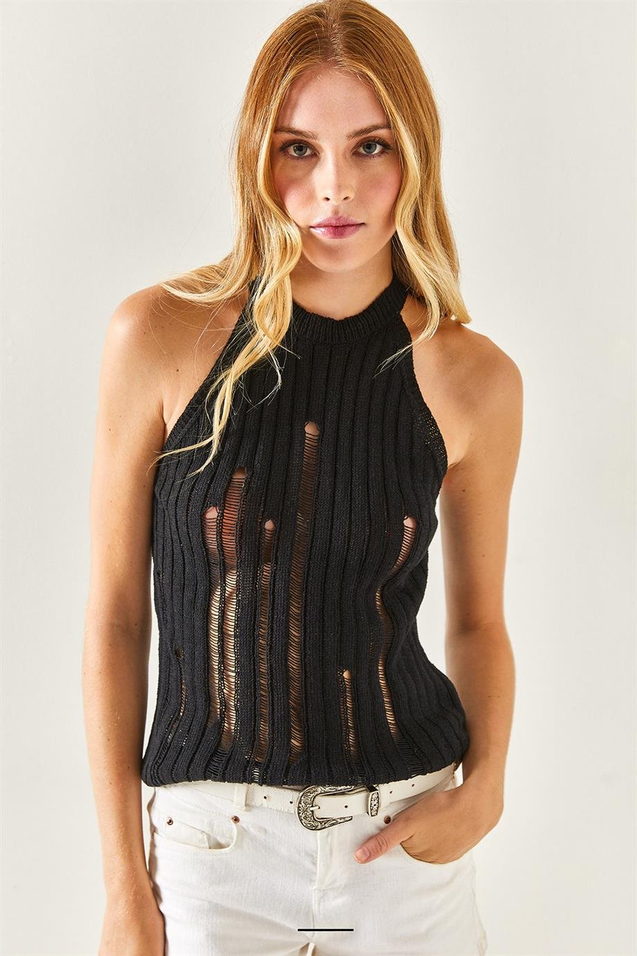Halter Yaka Lazer Detaylı Triko Bluz Siyah