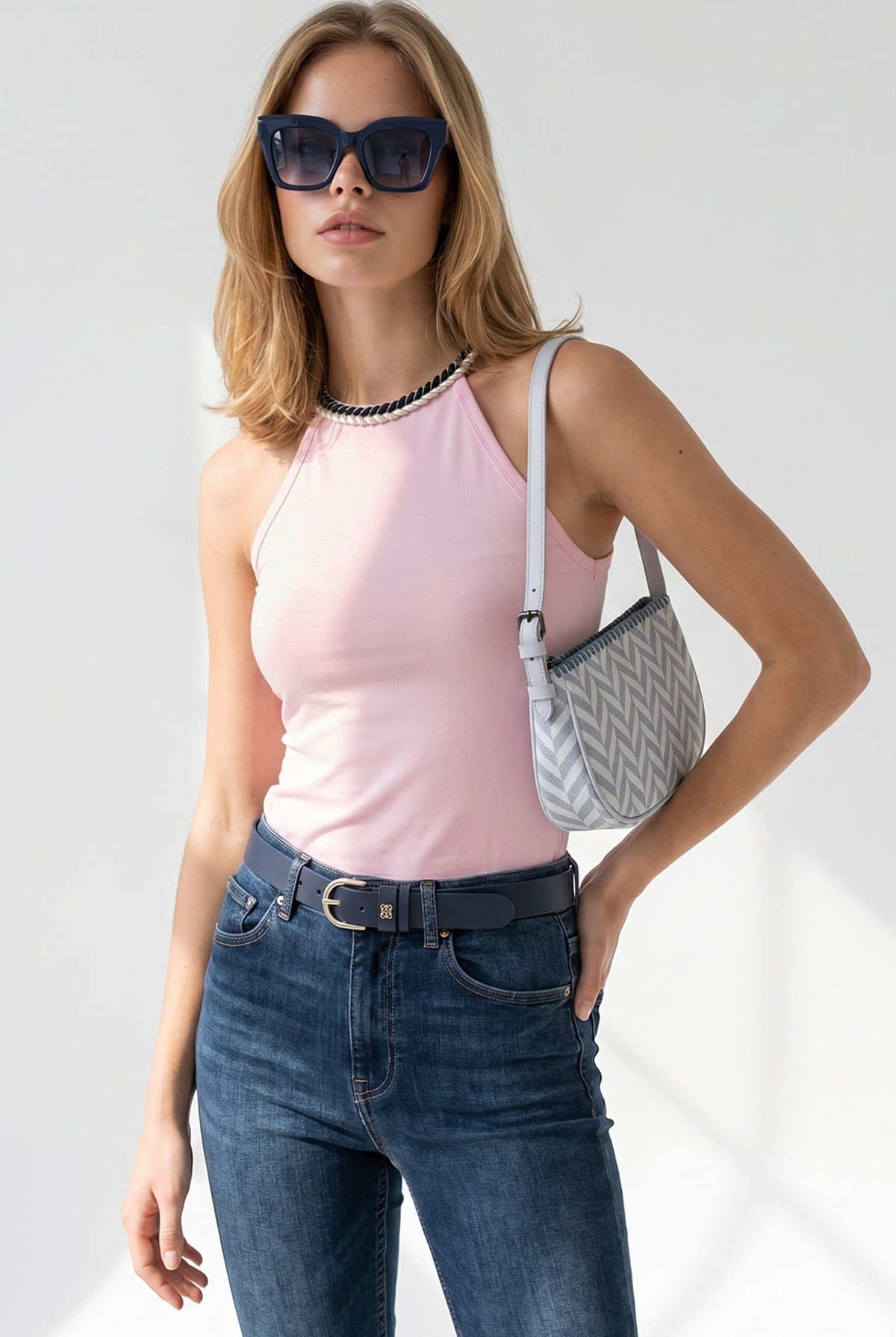 Halter Yaka Zincir Garnili Fitted Esnek Ribana Bluz Pembe
