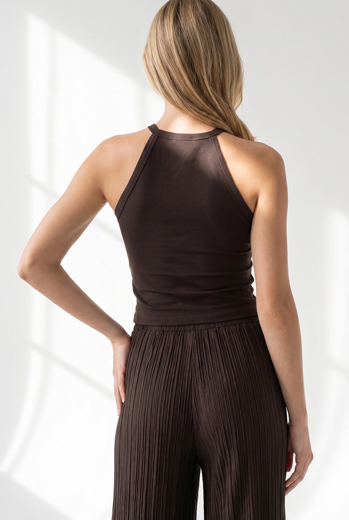 Halter Yaka Zincir Garnili Fitted Esnek Ribana Bluz Kahverengi