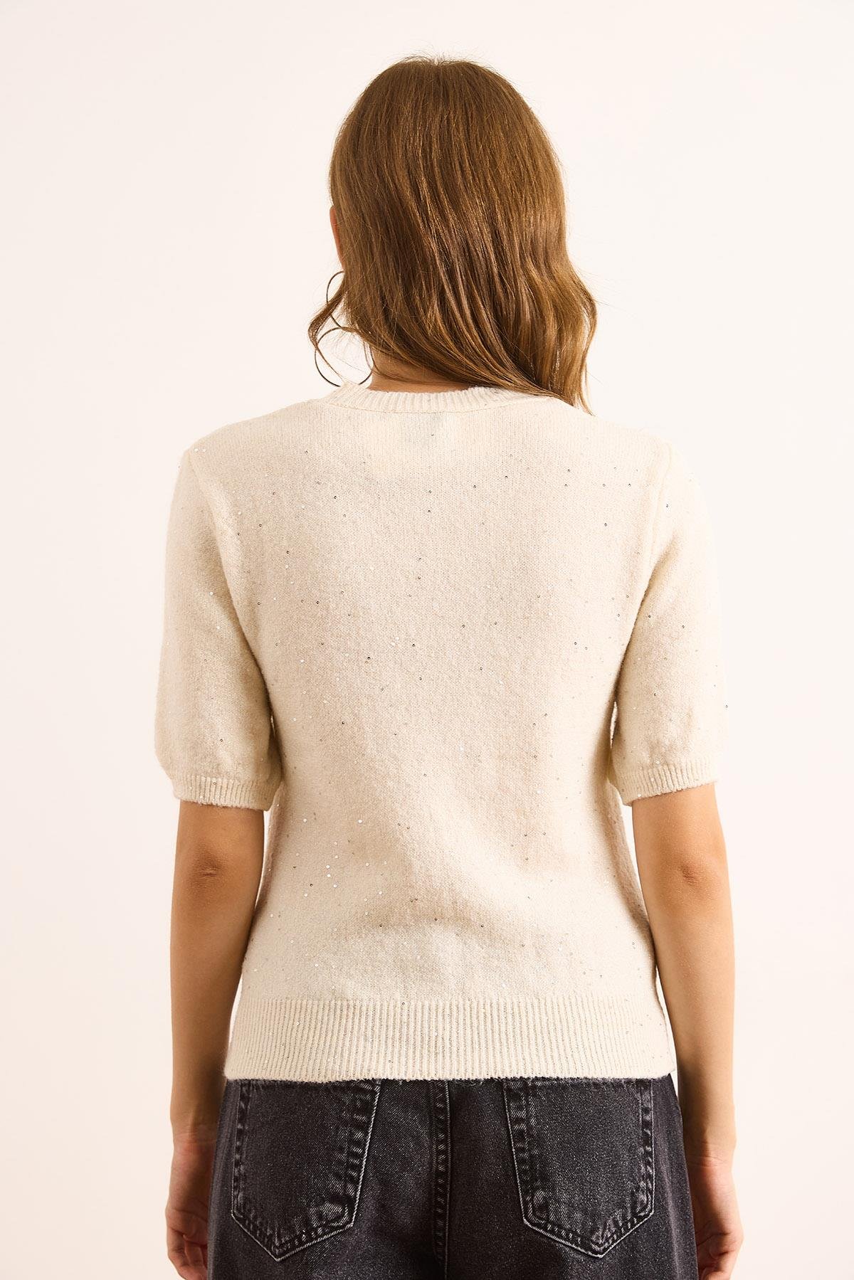 İpliği Pullu Crop Yumuşak Dokulu Triko Bluz Ekru