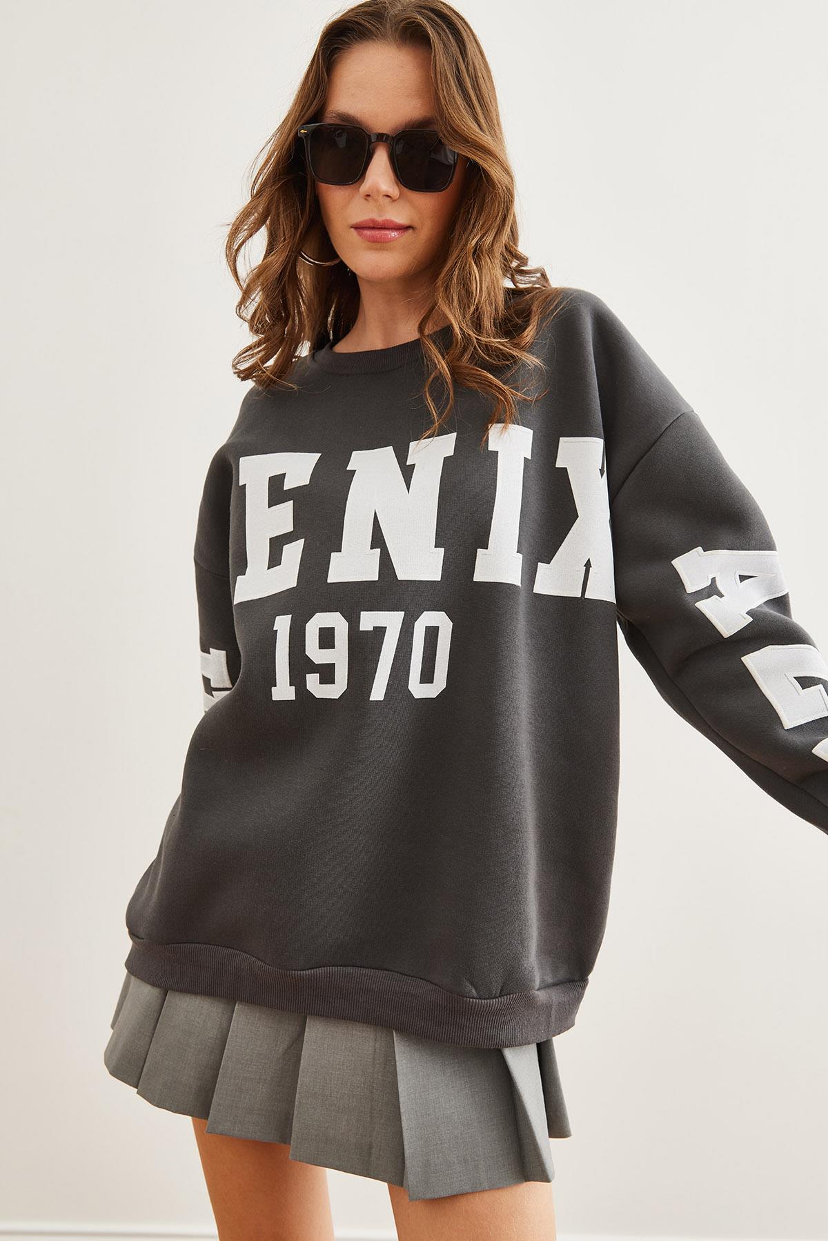 Kabartma Baskılı Oversize Şardonlu Sweatshirt Füme