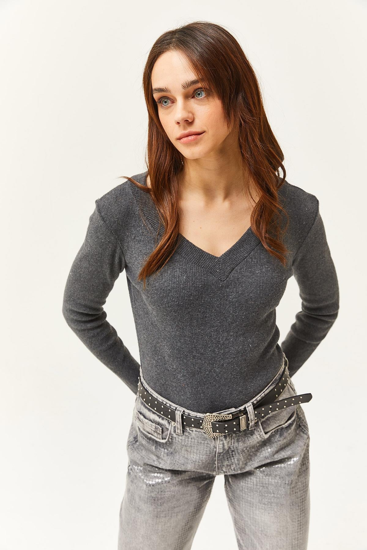 Kalın Bantlı V Yaka Şardonlu Bluz Antrasit