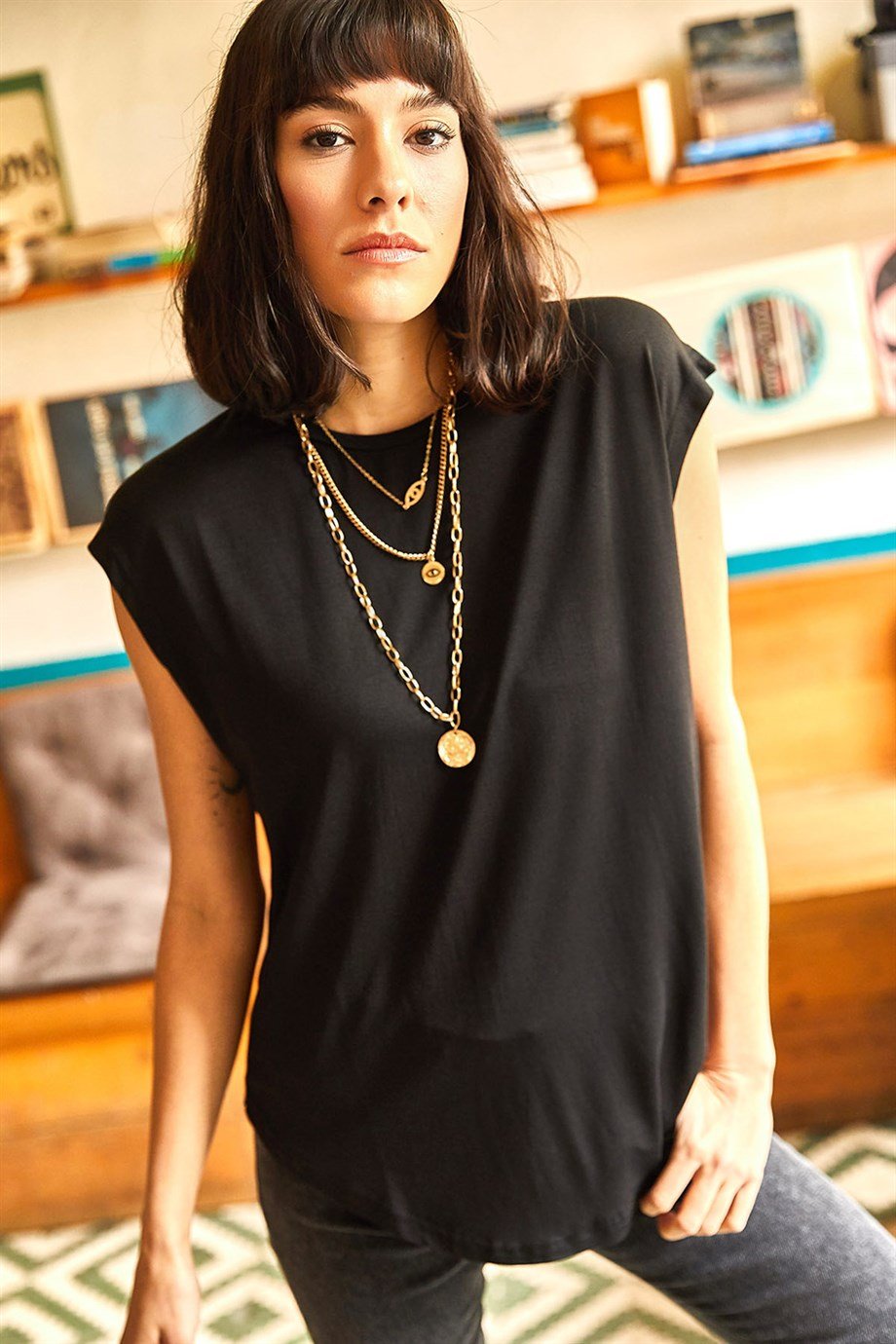 Kolsuz Altı Oval Oversize Örme Viscon Bluz Siyah